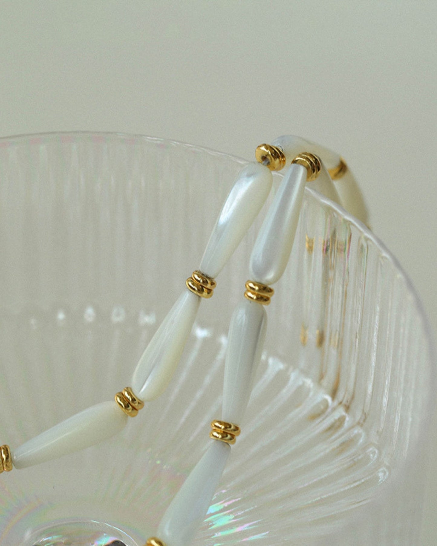 Gold_Ondine_Dewdrop_Necklace_4