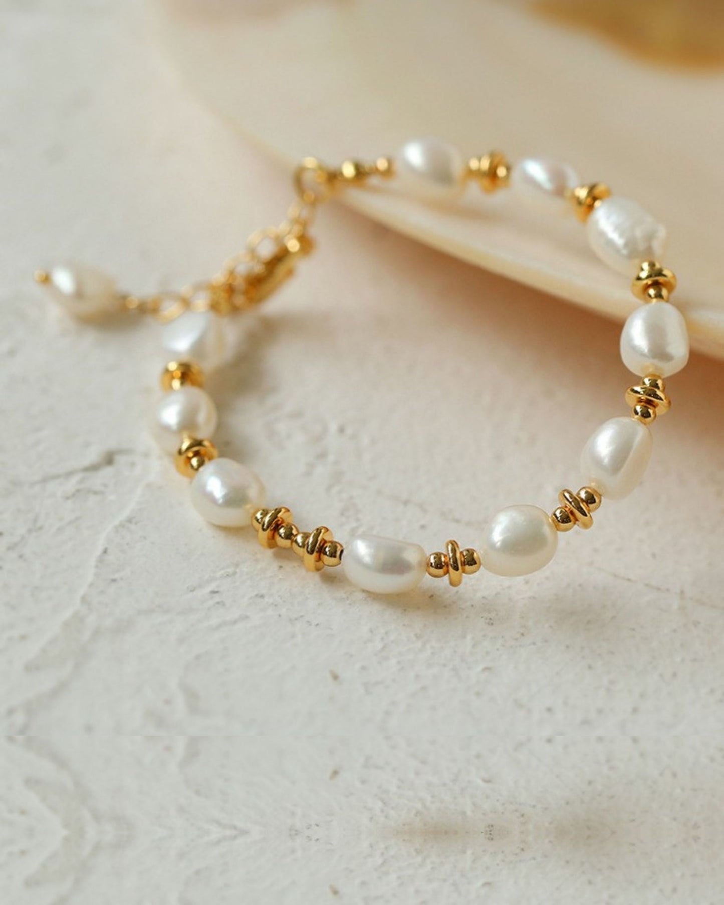 Gold_Pearl_Aurora_Bracelet_3