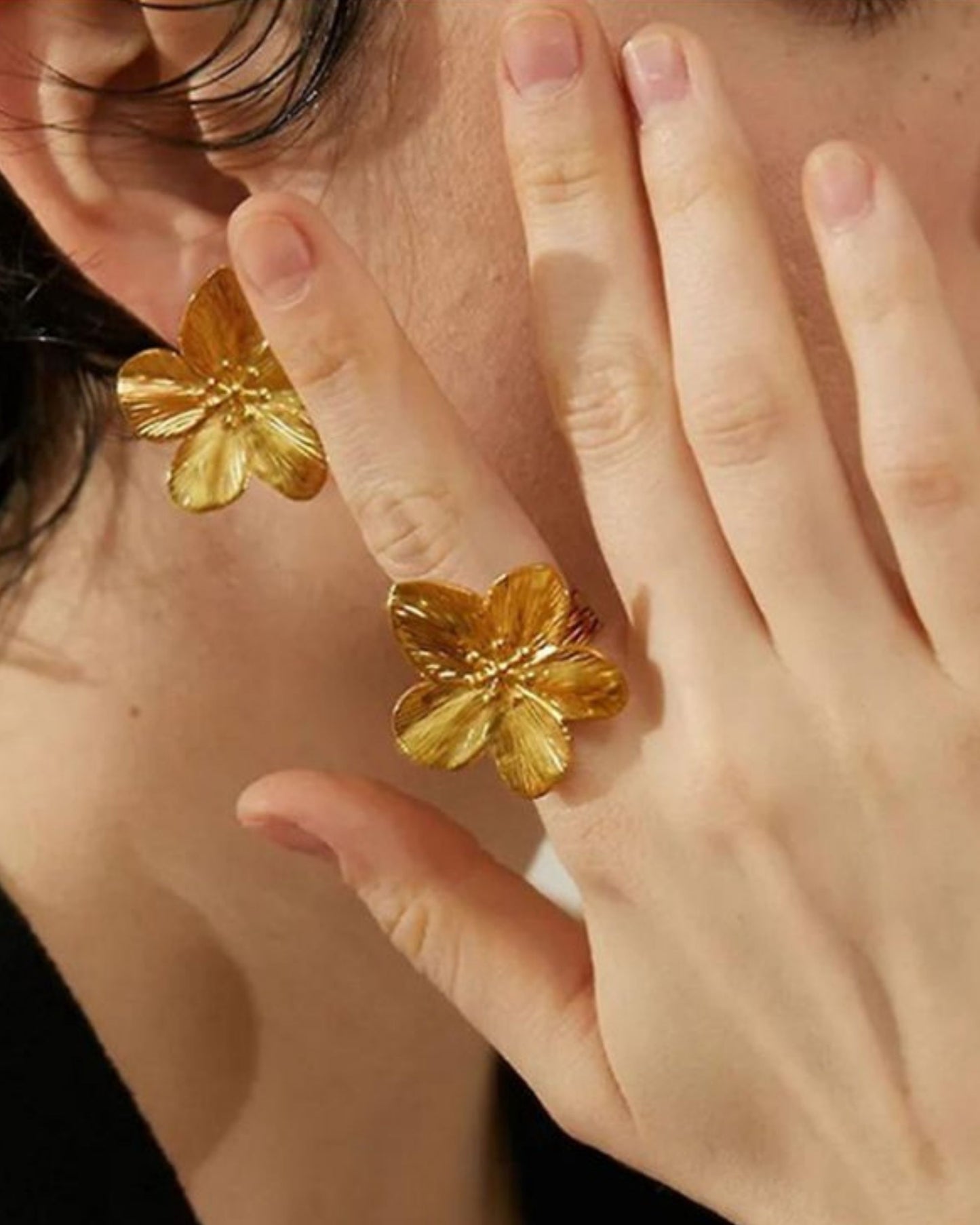 Gold_Petal_Murmur_Ring_2