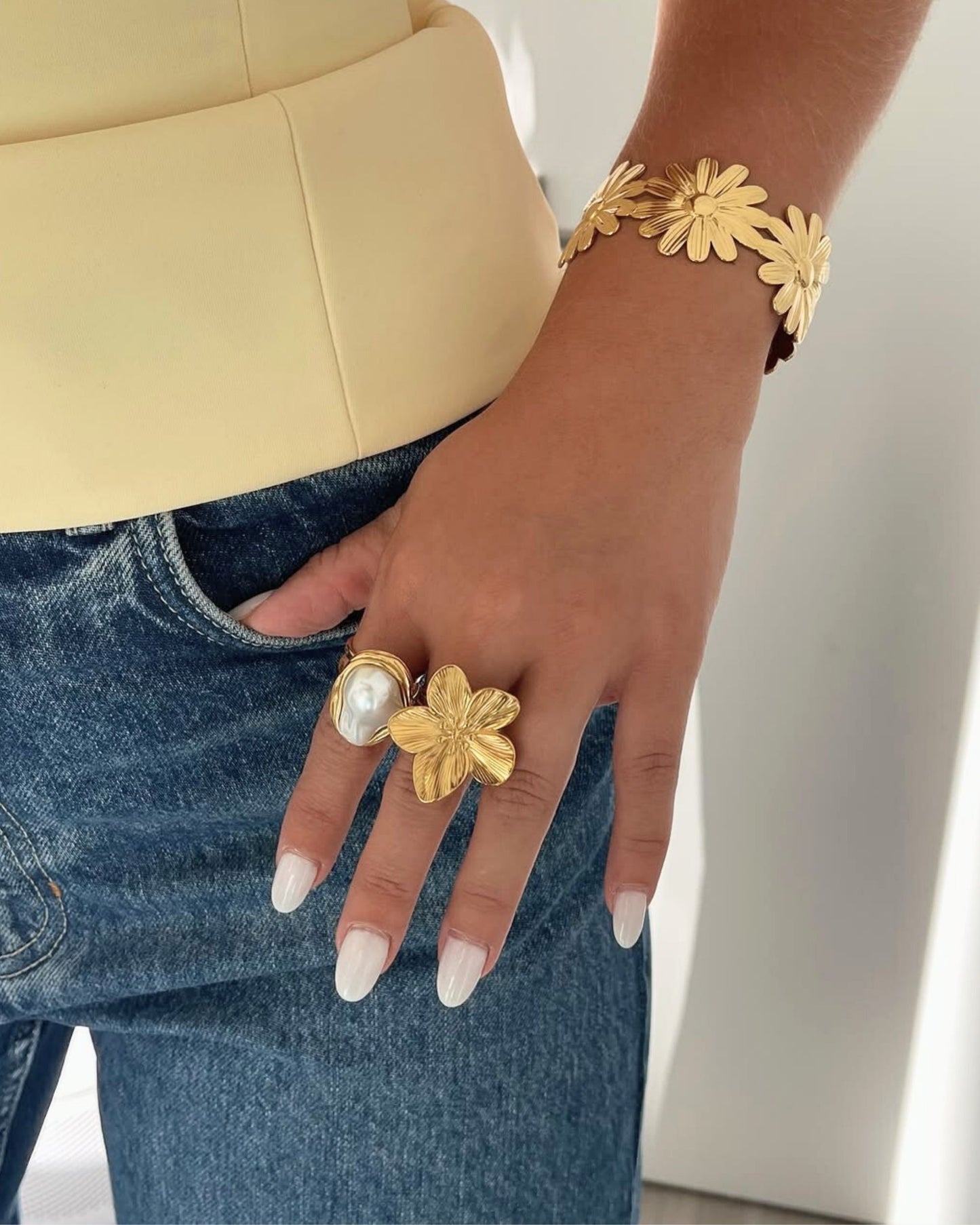 Gold_Petal_Murmur_Ring_7
