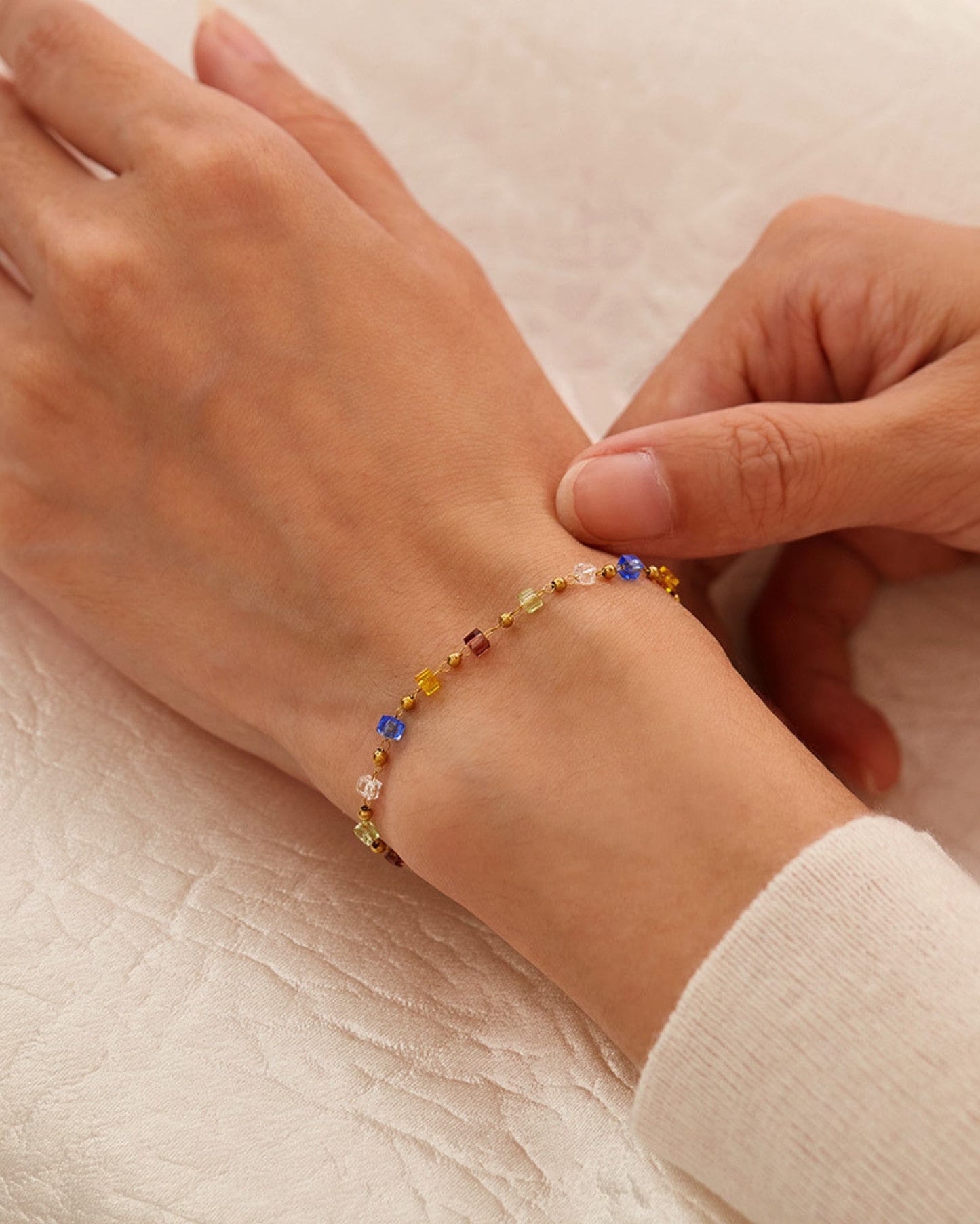 Gold_Prisma_Mood_Bracelet_2