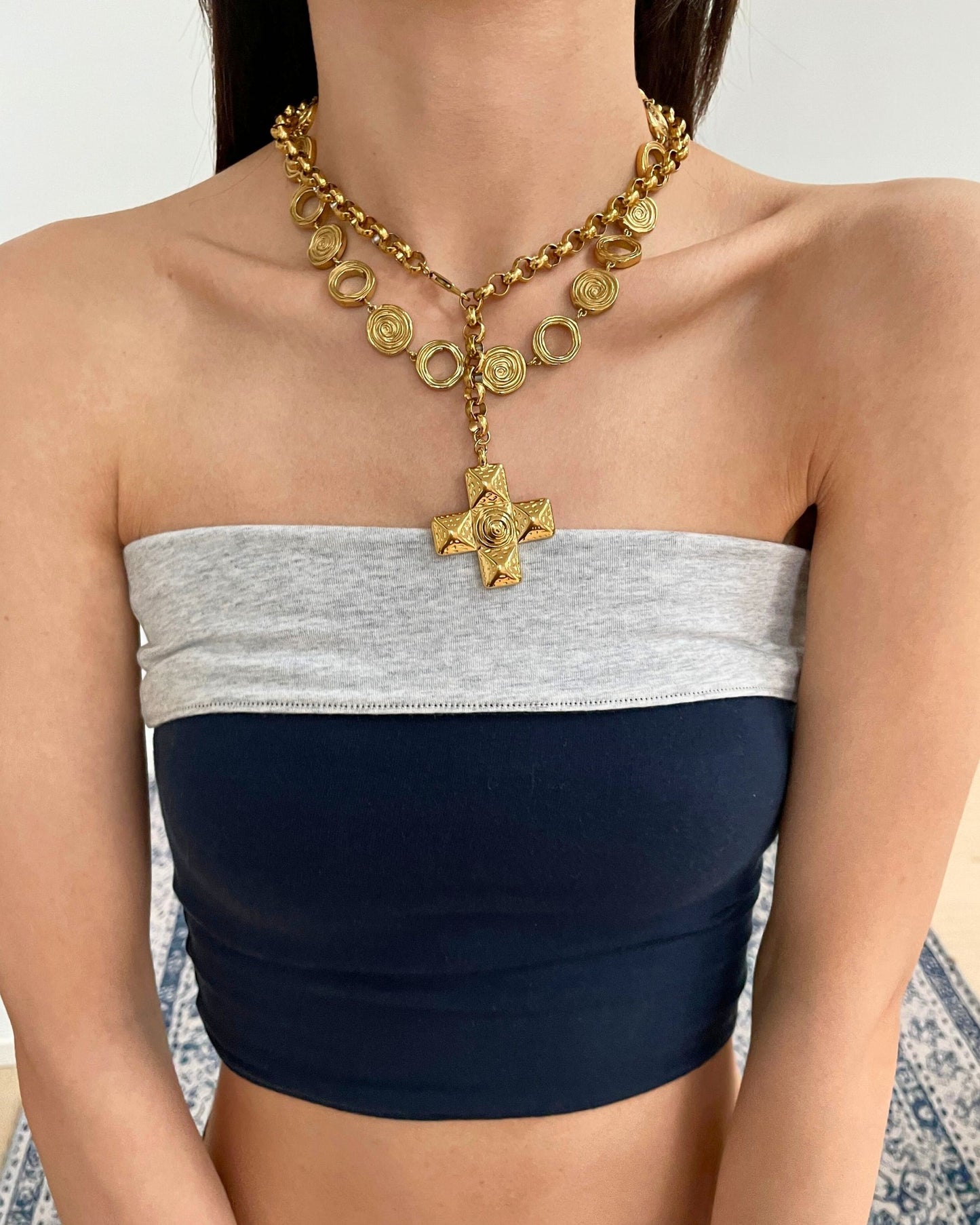 Gold_Ripple_Cross_Necklace_4
