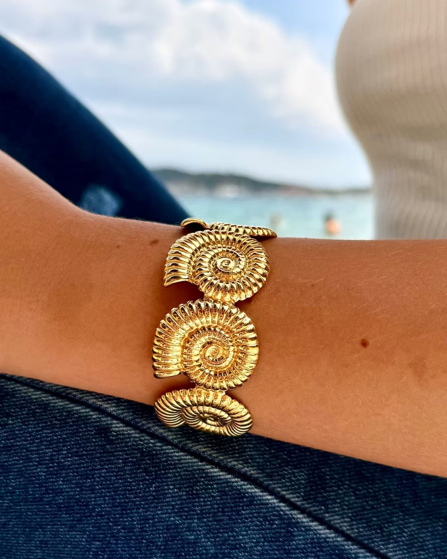 Gold_Shell_Fossil_Bangle_2