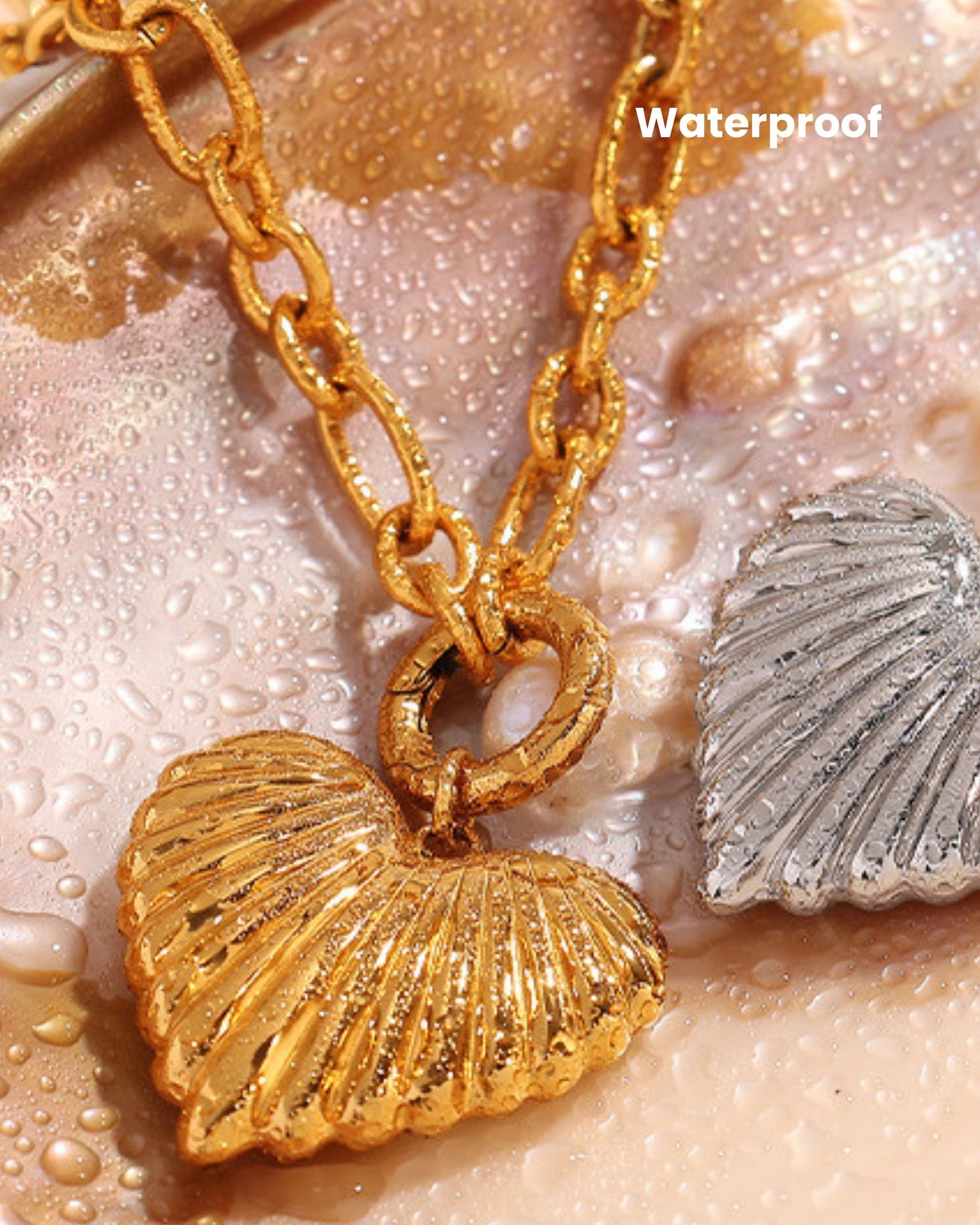 Gold_Shell_Heart_Necklace_4