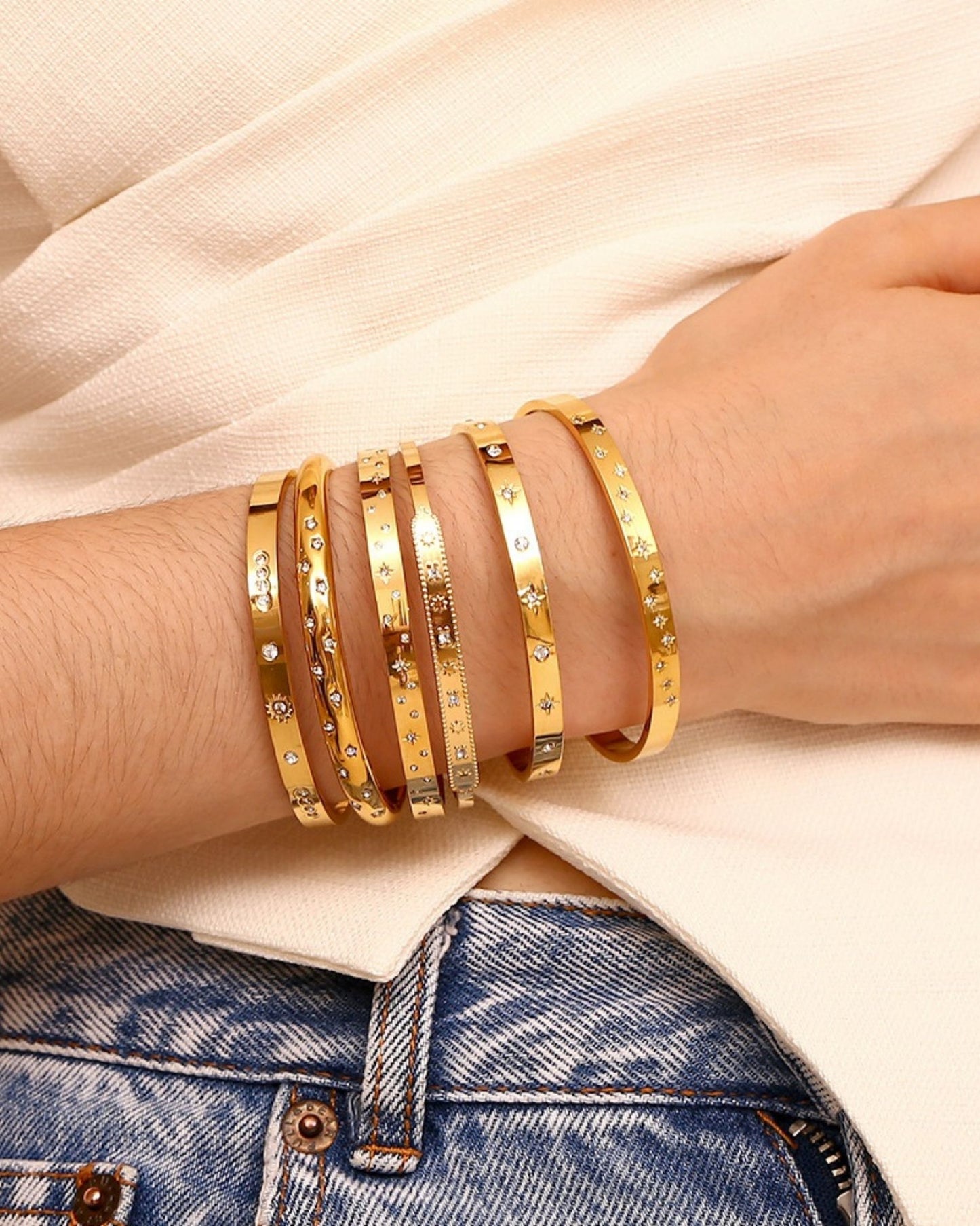 Gold_Silent_Starfield_Bangle_3