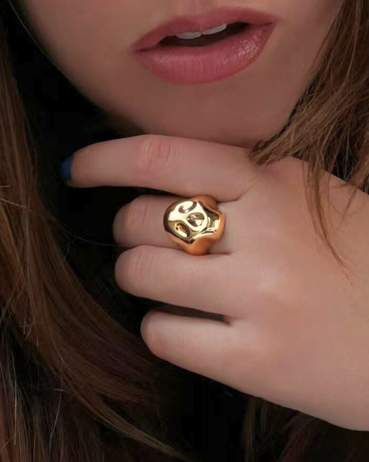 Gold_Skull_s_Kiss_Ring_4