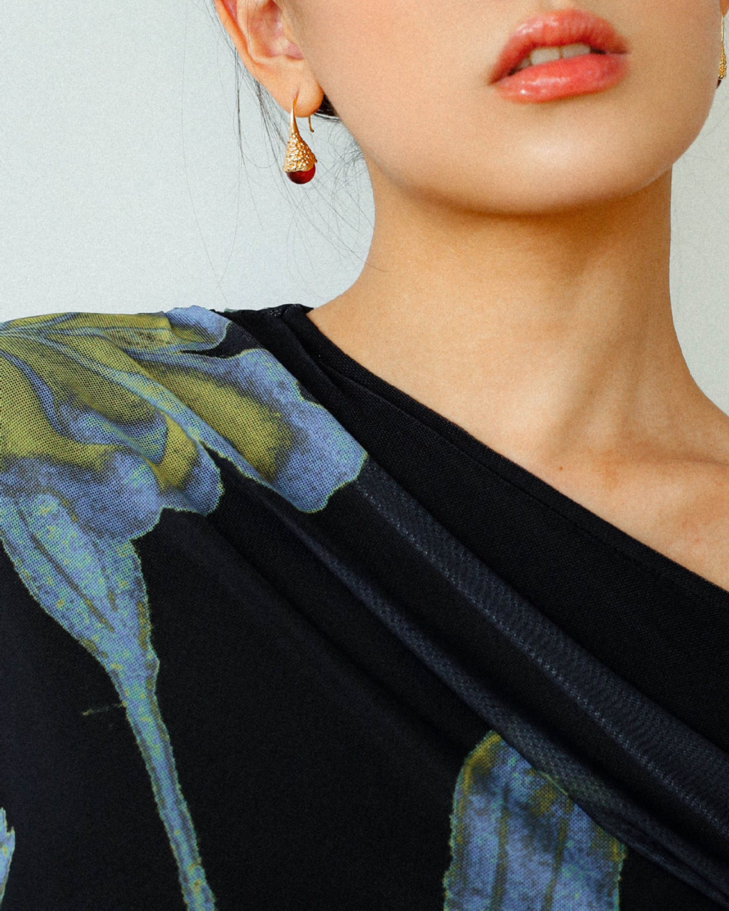 Gold_Solar_Carnelian_Drop_Earrings_3