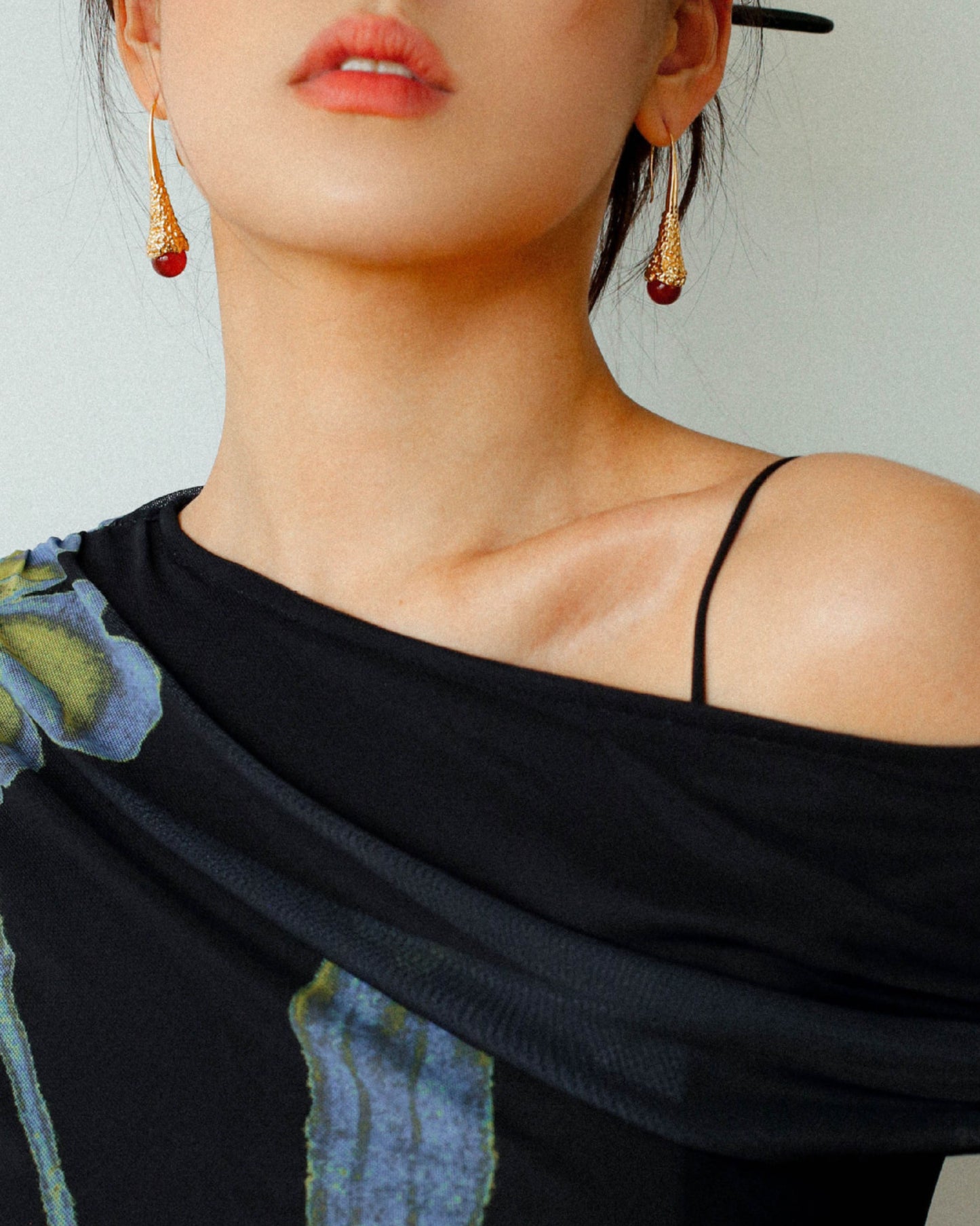 Gold_Solar_Trail_Carnelian_Drop_Earrings_2