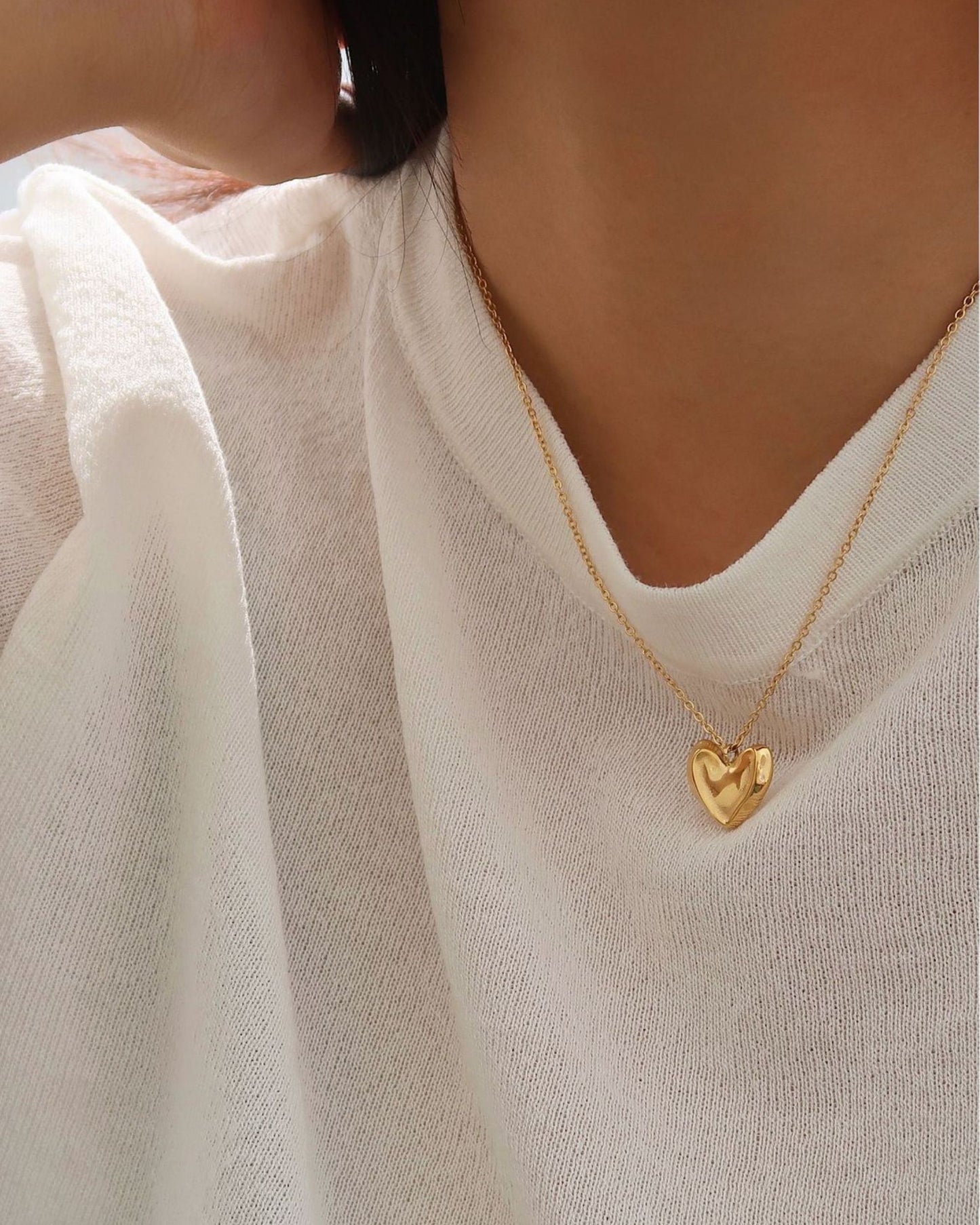 Gold_Stardust_Heart_Necklace_3