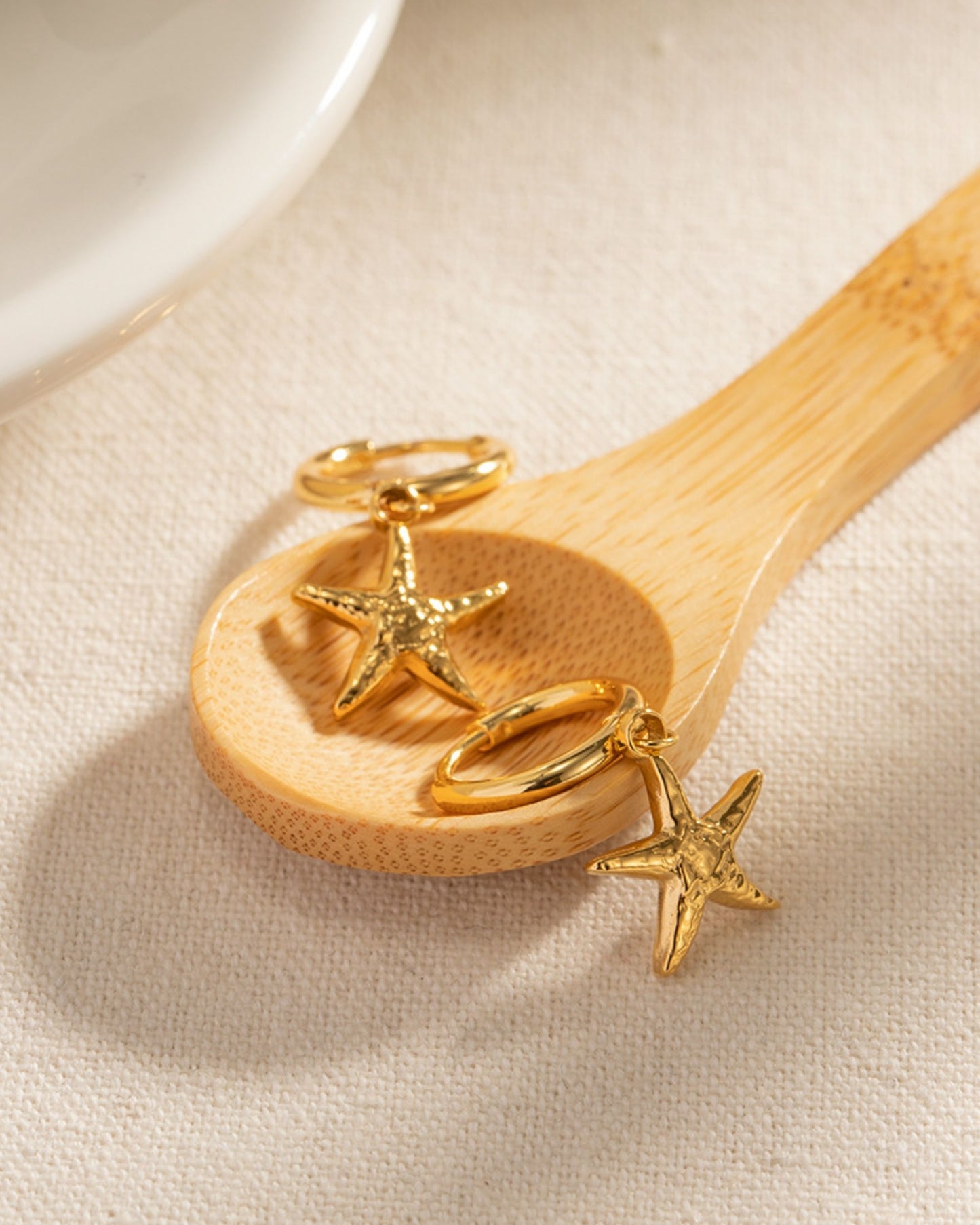 Gold_Starfish_Hoop_Earrings_4