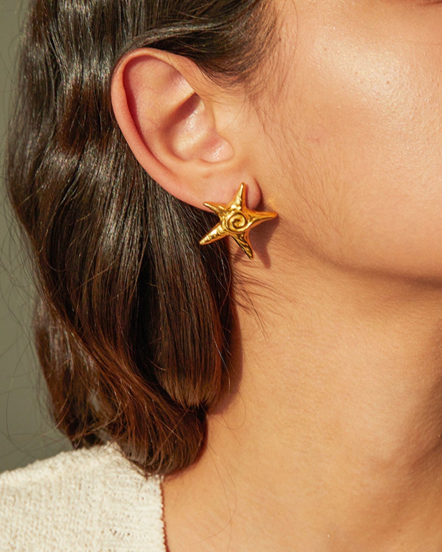 Gold_Starfish_Whirl_Earrings_2