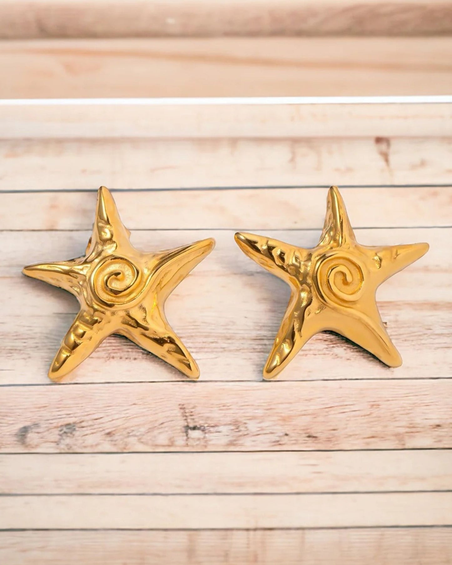Gold_Starfish_Whirl_Earrings_7
