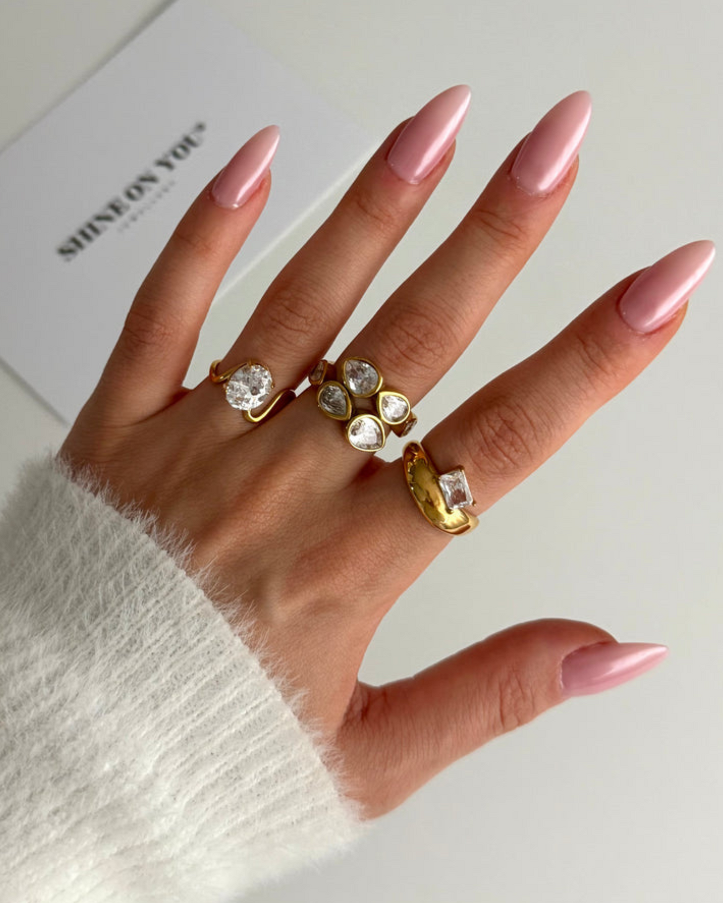 Gold_Teardrop_Crossover_Ring_4