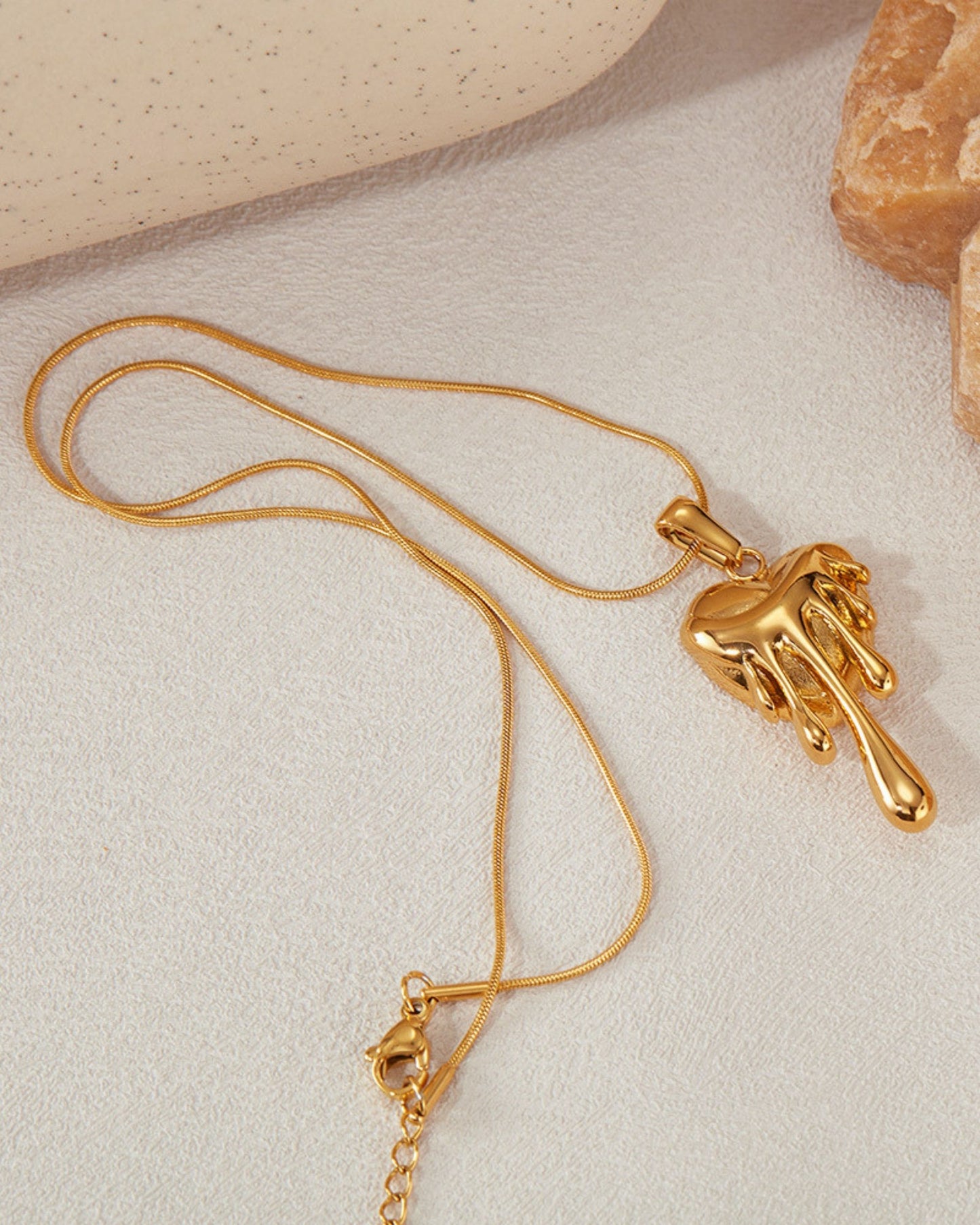 Gold_Thalassa_Vein_Necklace_3