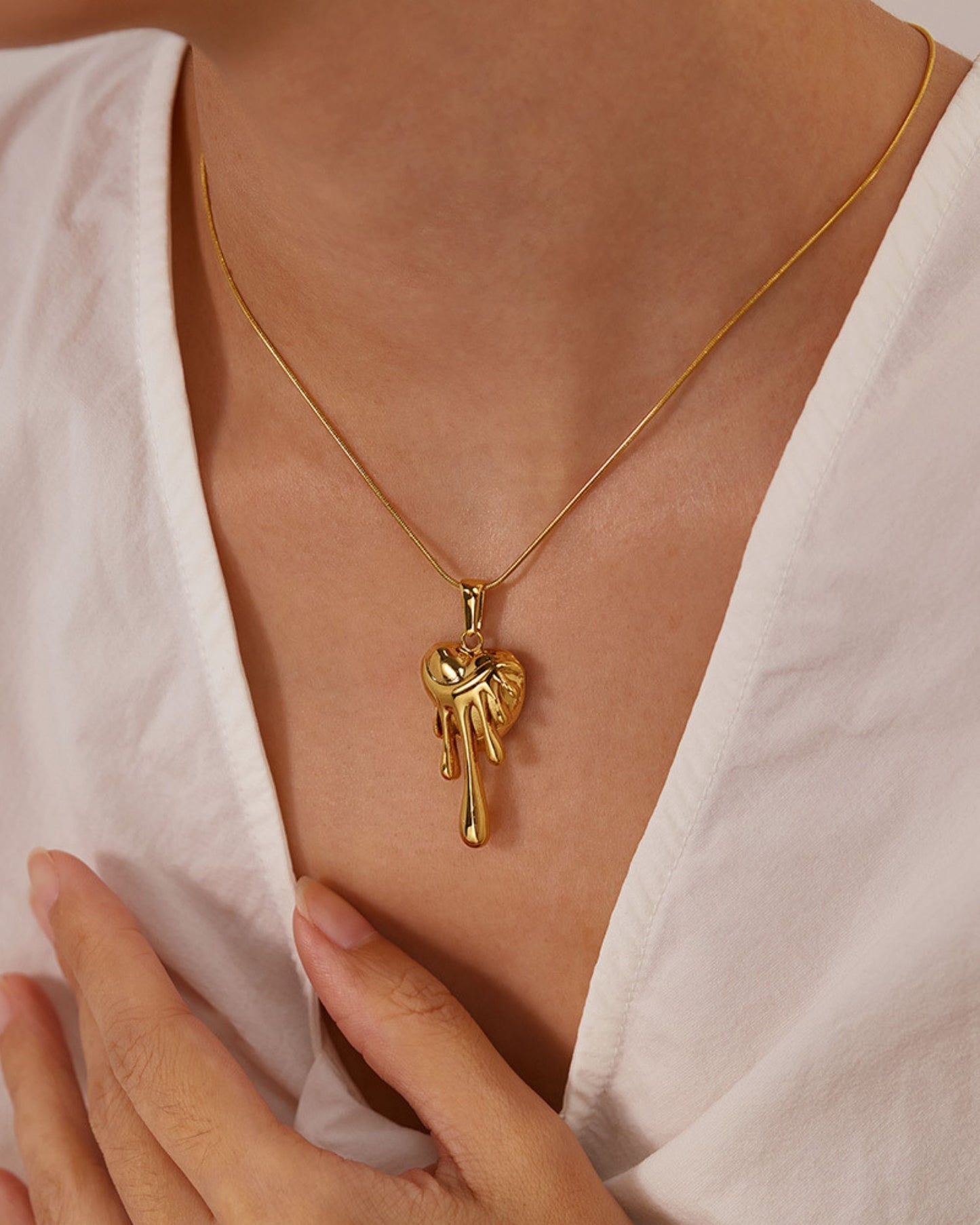 Gold_Thalassa_Vein_Necklace_4