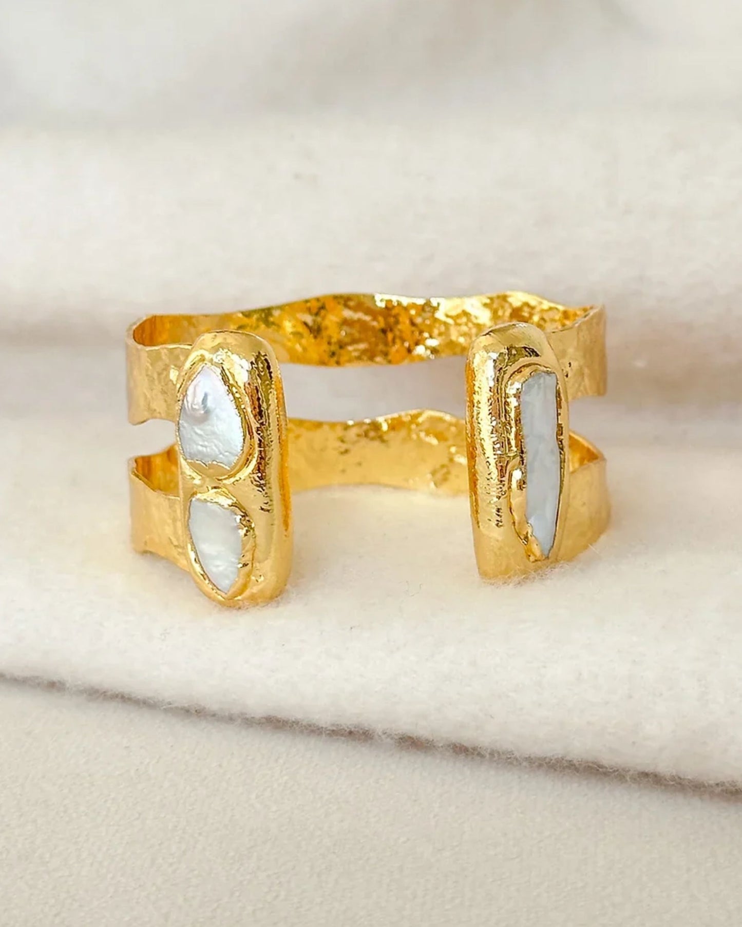 Gold_Vein_Pearl_Duo_Bangle_5