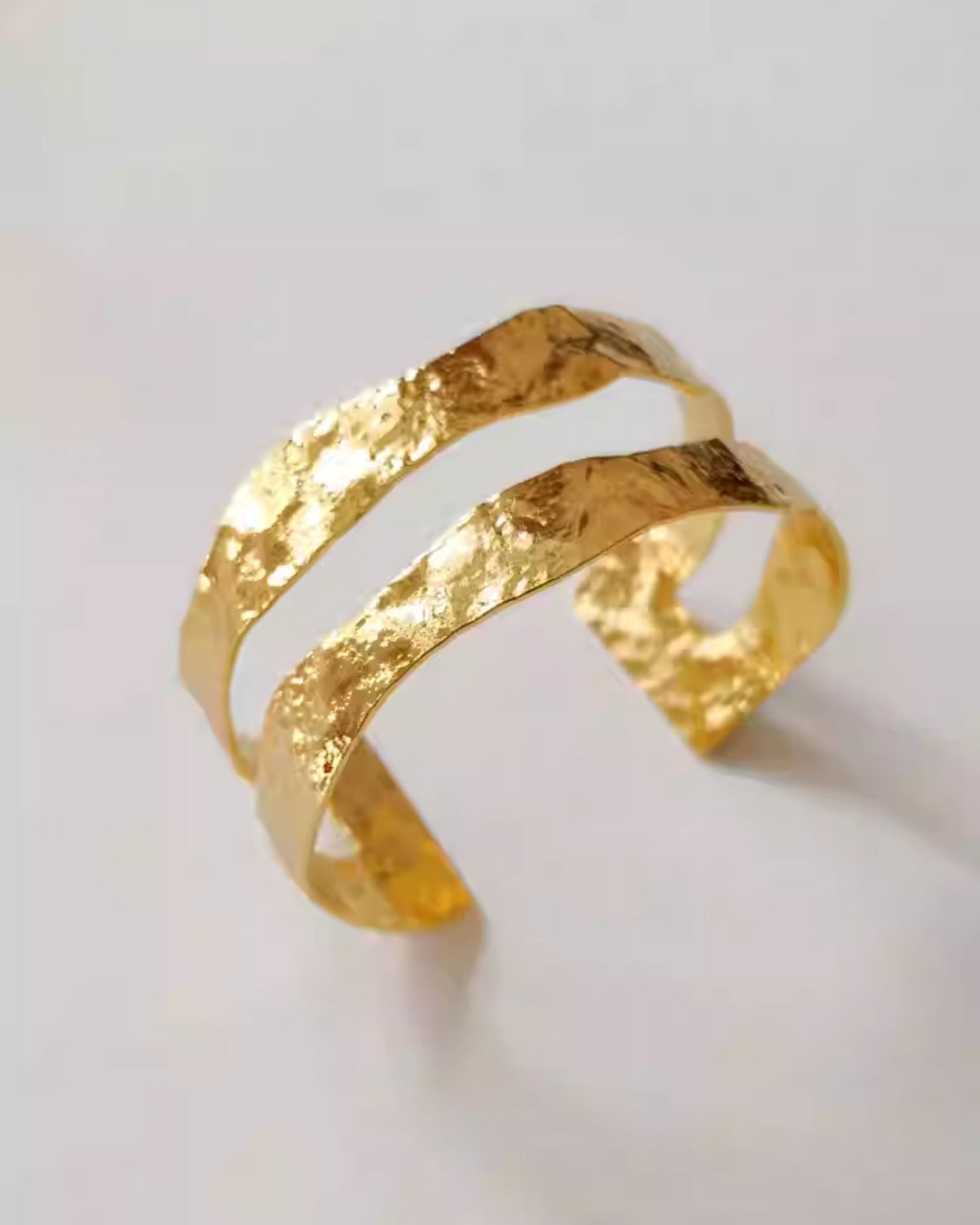 Gold_Vein_Texture_Bangle_1