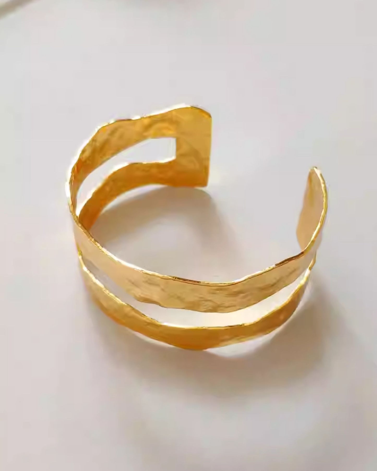 Gold_Vein_Texture_Bangle_4