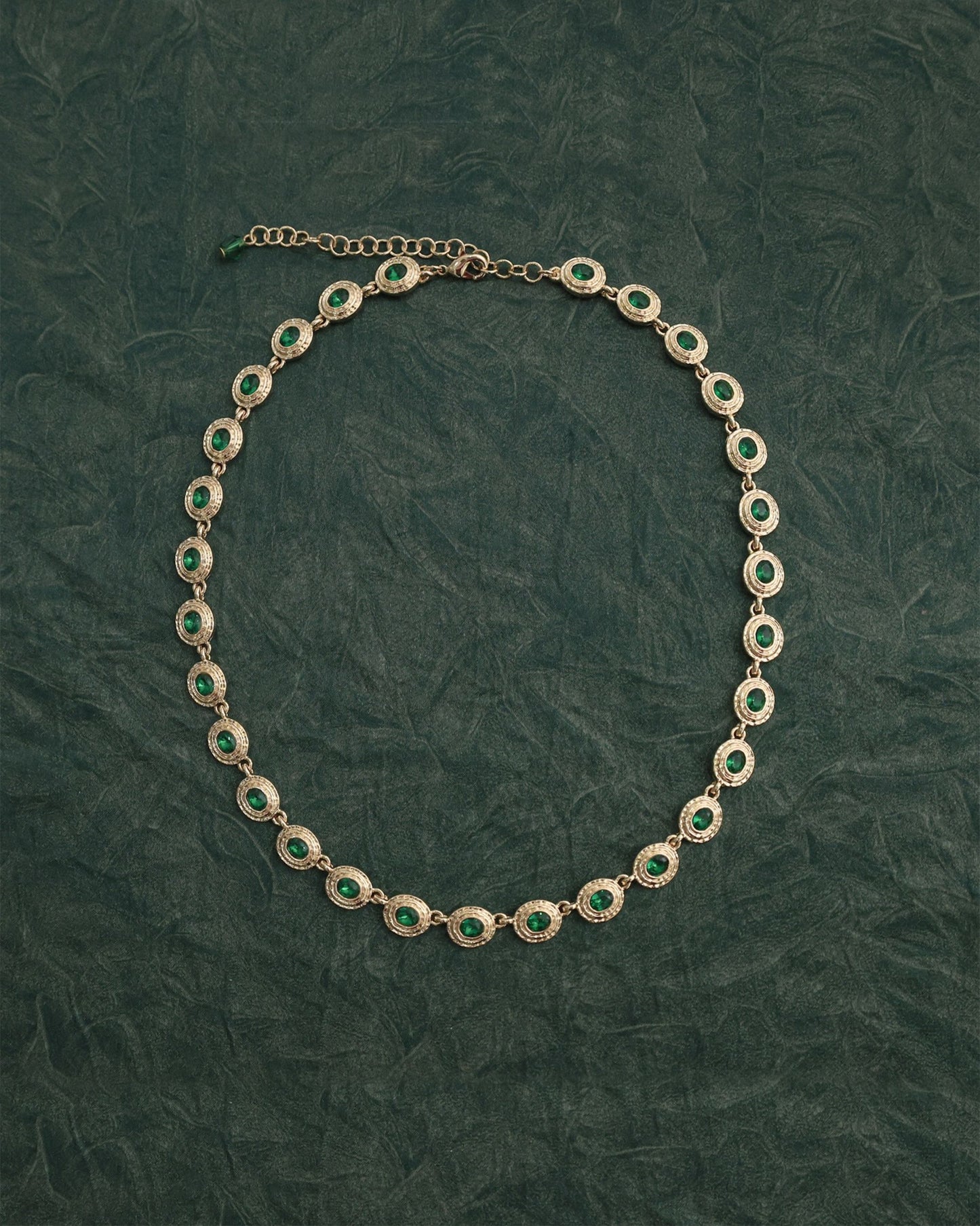 Gold_Victoria_Verdant_Necklace_3