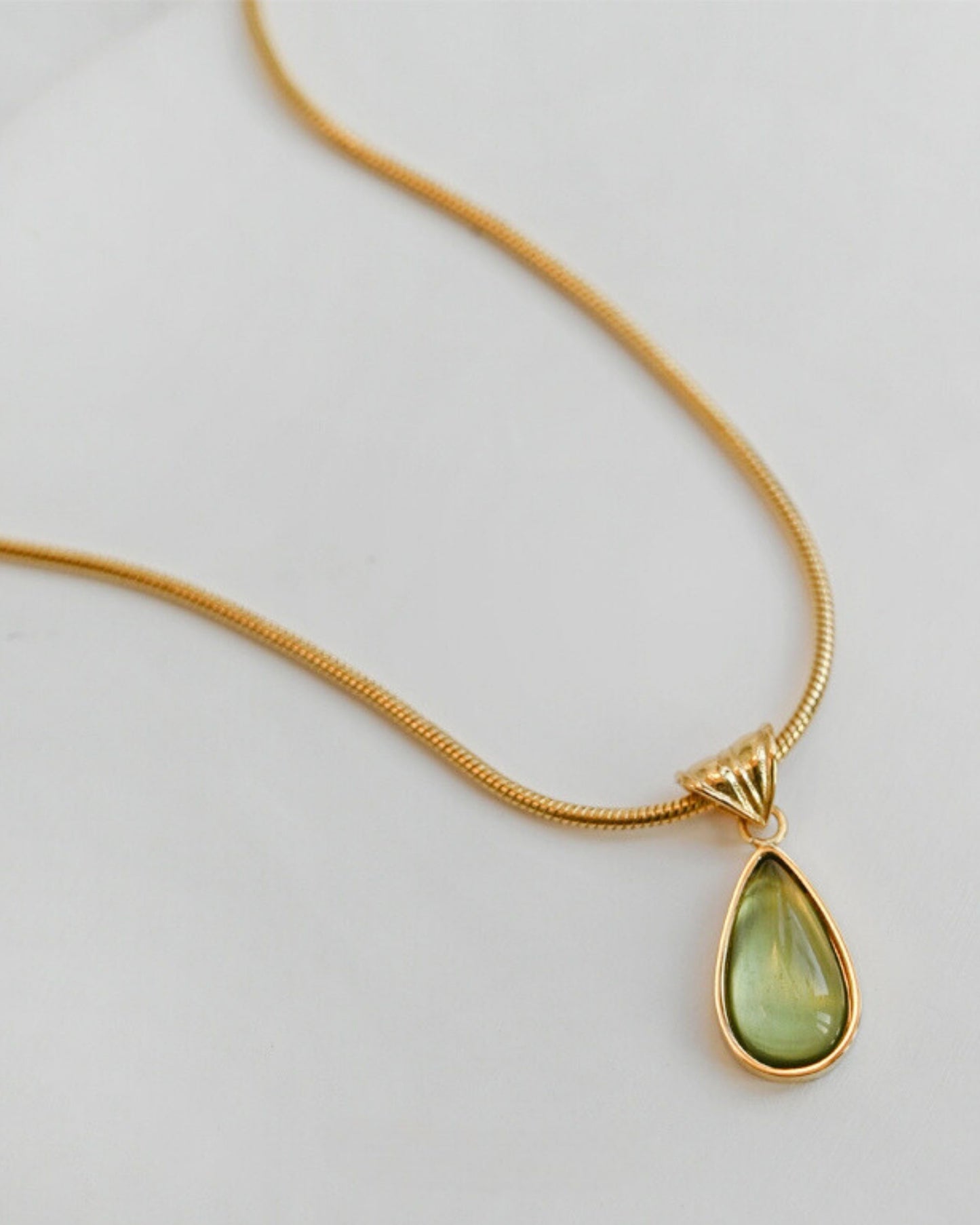 Gold_Water_Drop_Pendant_Necklace_2