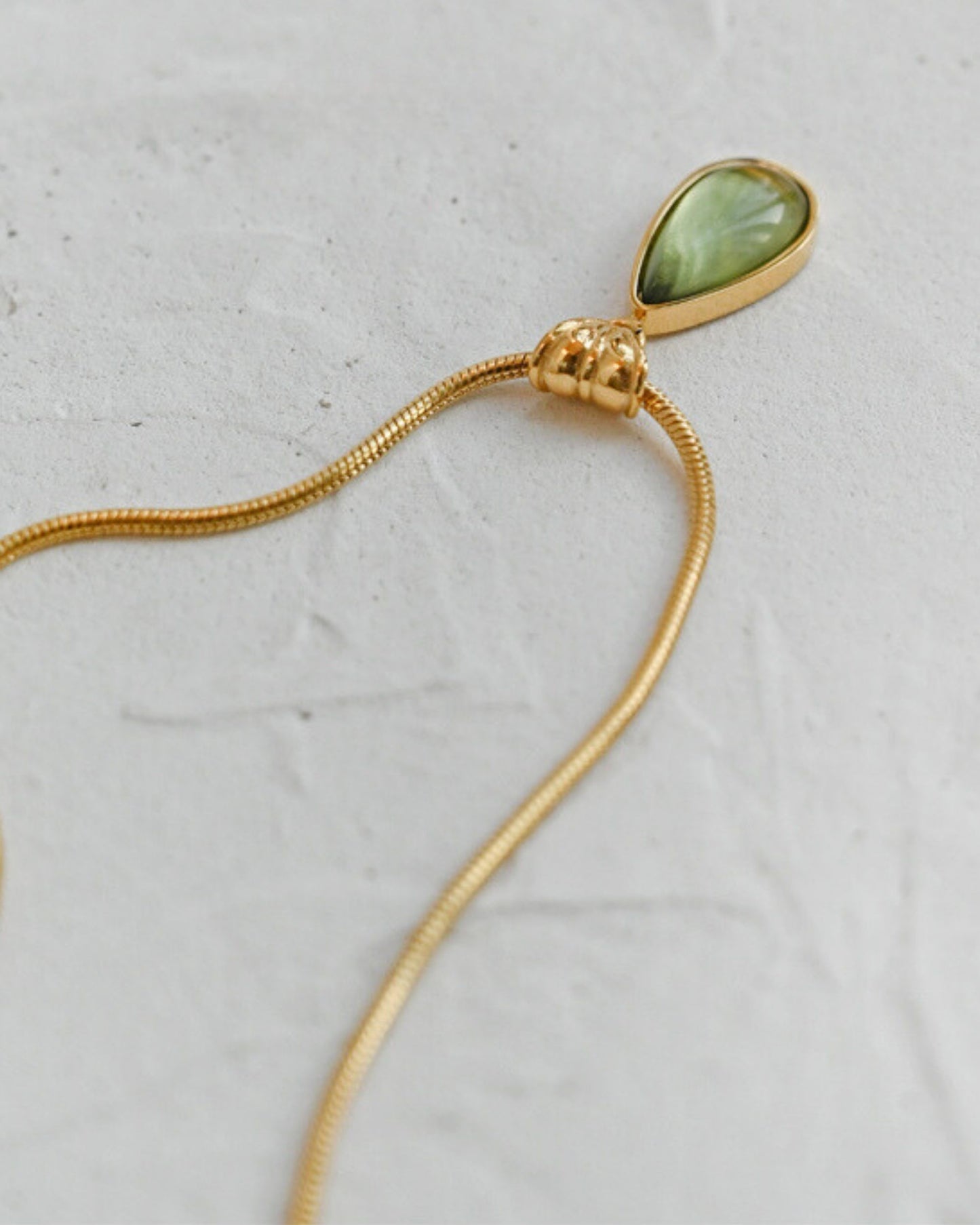 Gold_Water_Drop_Pendant_Necklace_3