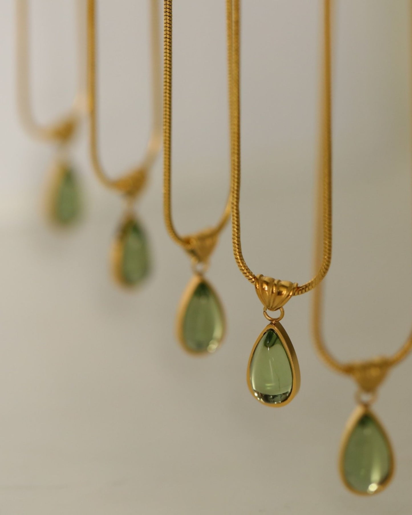 Gold_Water_Drop_Pendant_Necklace_5