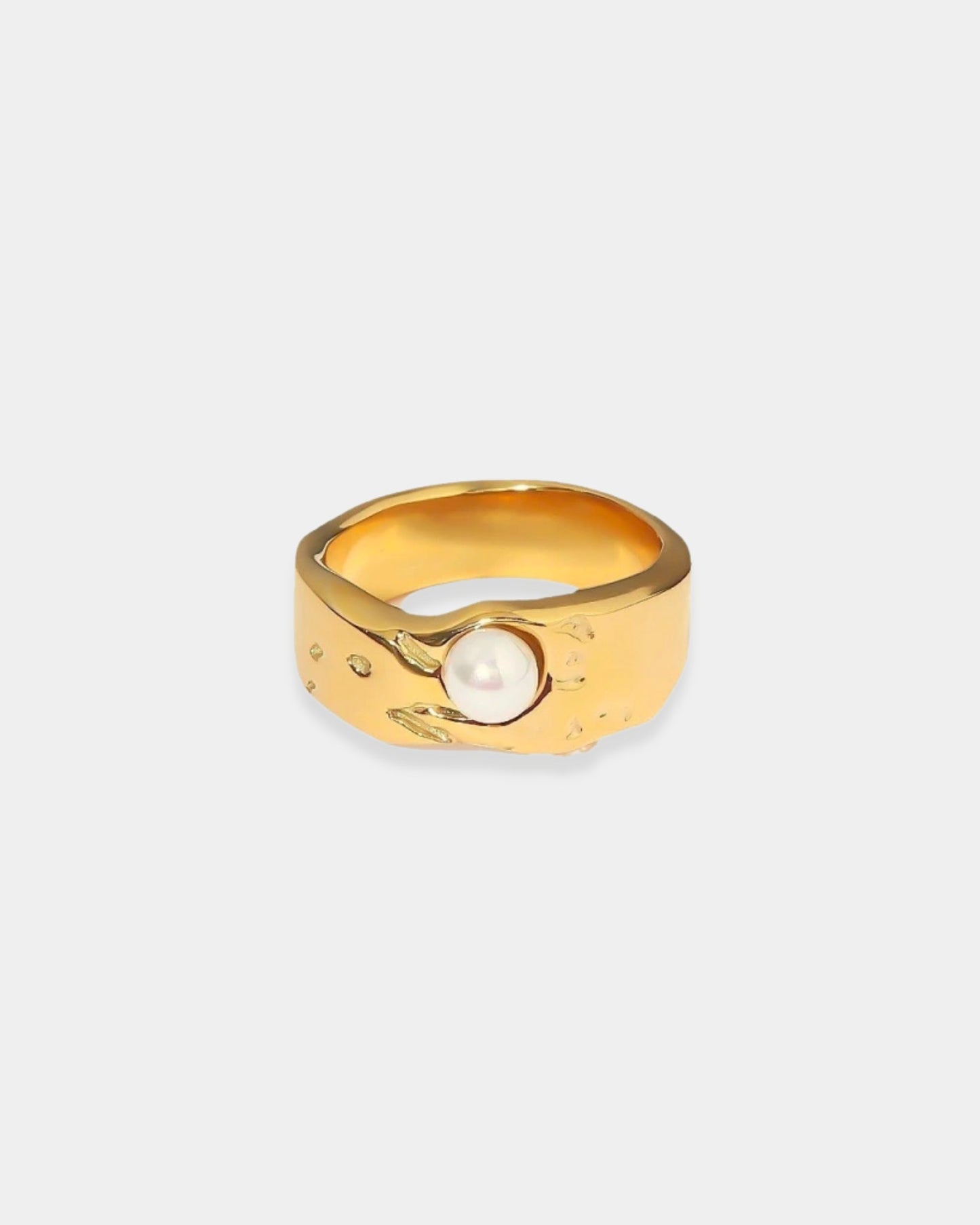 Gold Wave-Kissed Pearl Ring