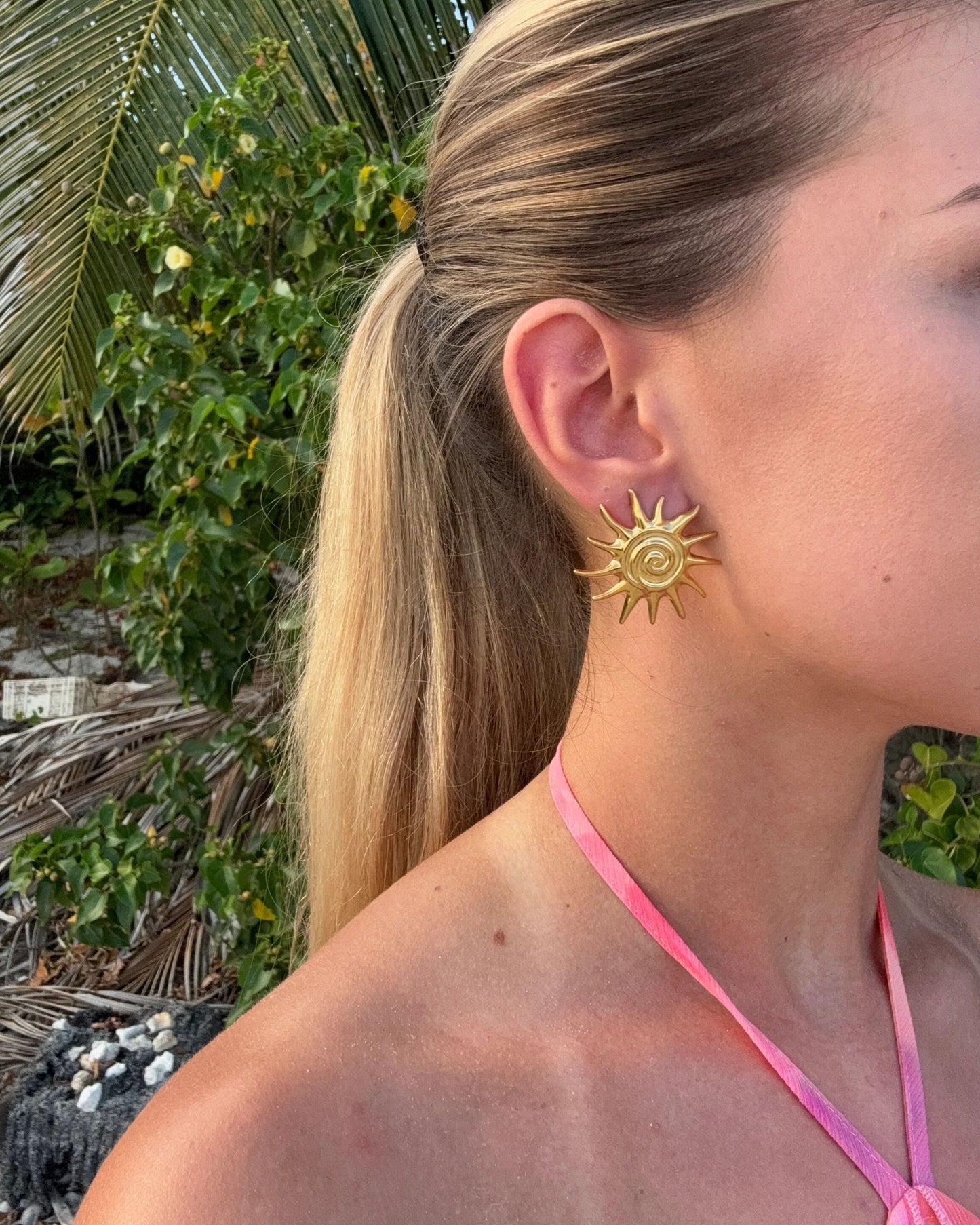 Golden_Sunflare_Stud_Earrings_6