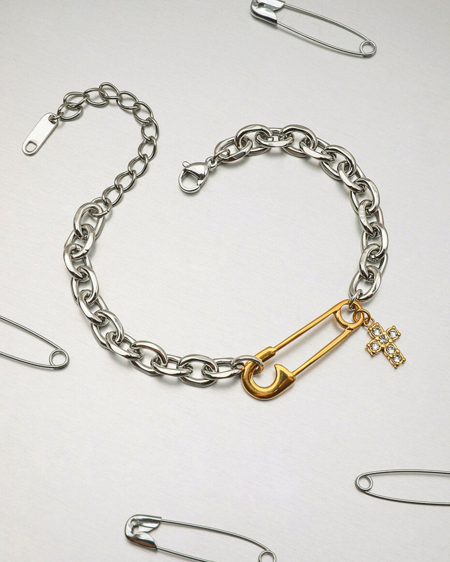 Mixed_Crossed_Pin_Chain_Bracelet_2