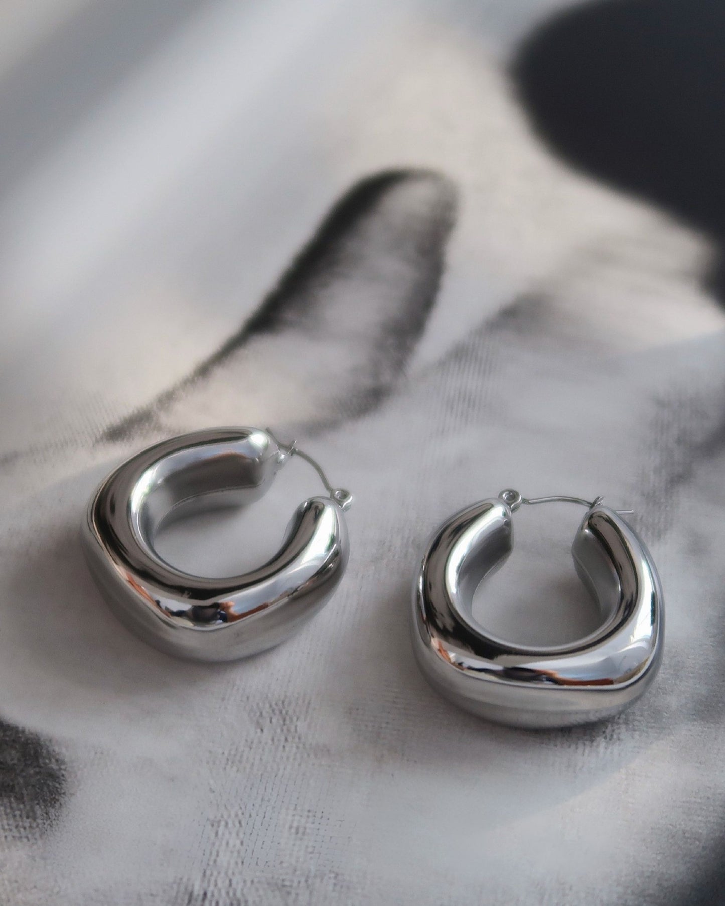 Silver_Chunky_Square_Hoop_Earrings_3