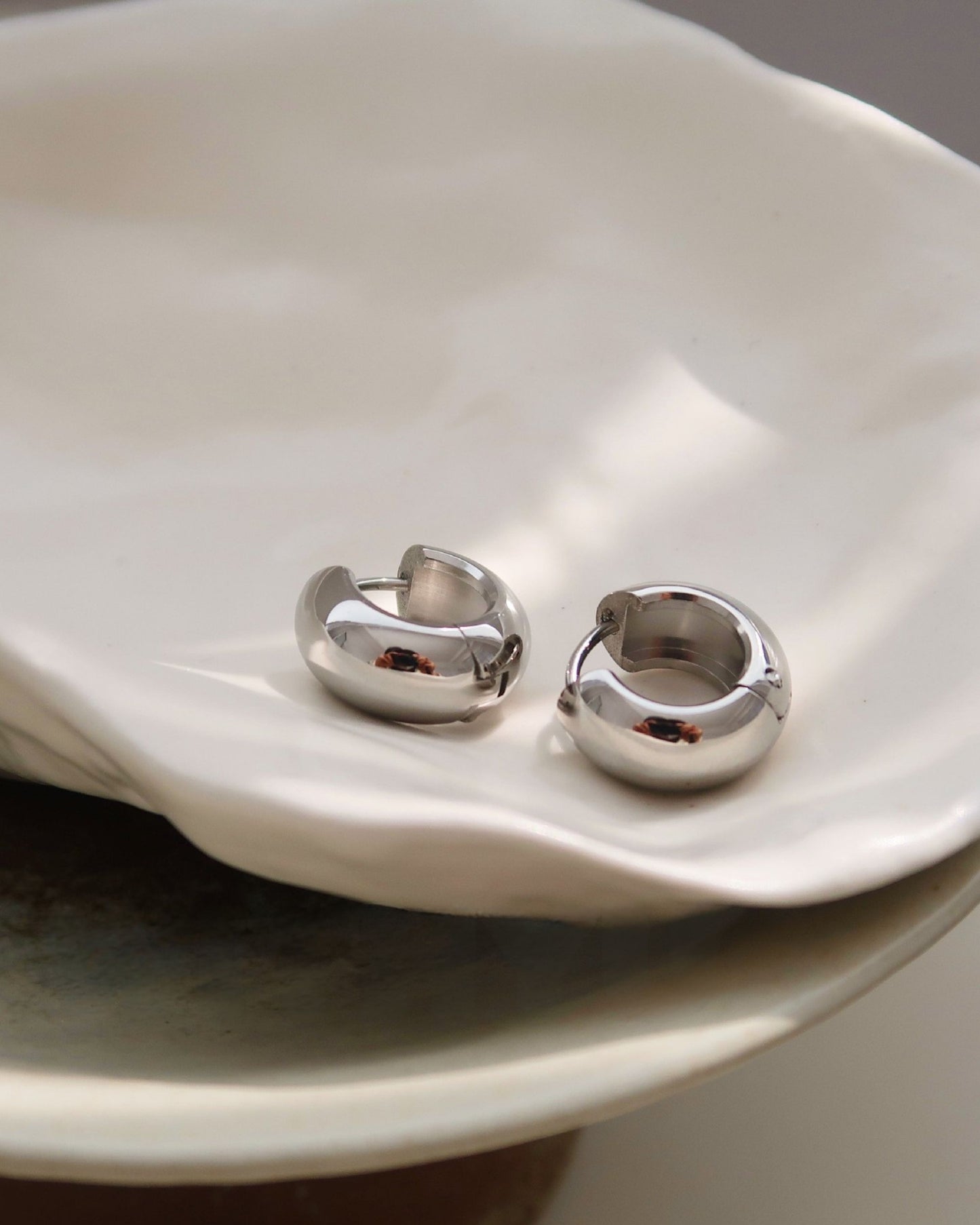 Silver_Huggie_Hoop_Earrings_1