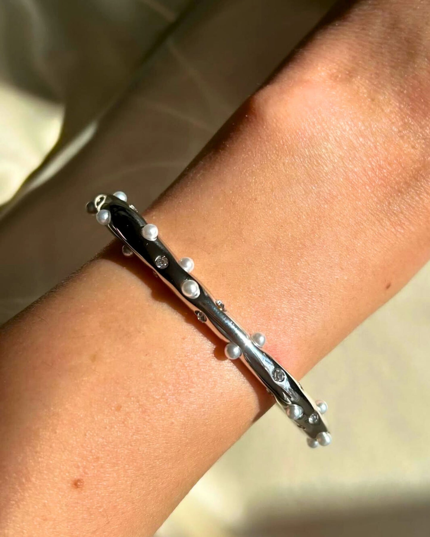 Silver_Moonbeam_Dot_Bangle_5