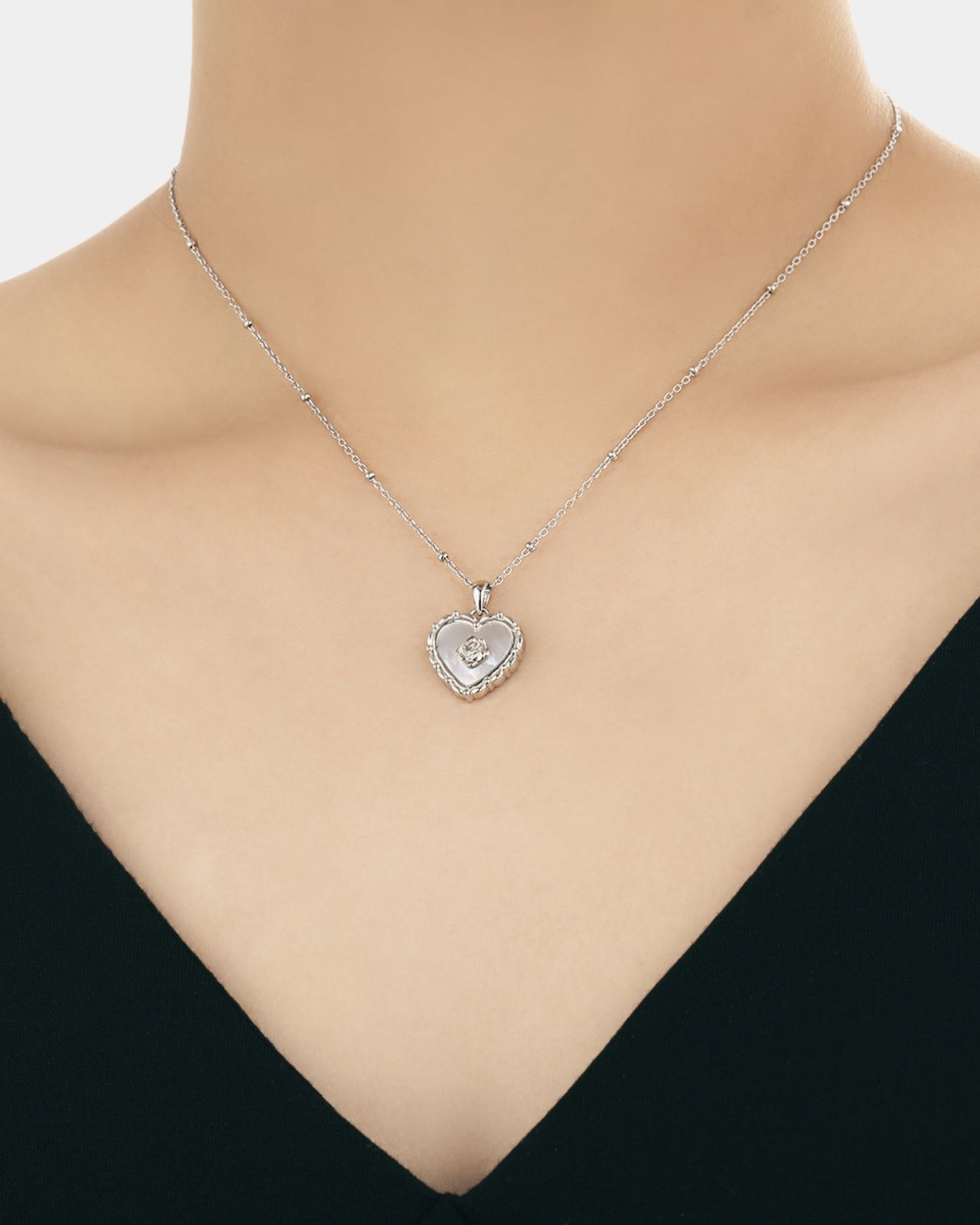 Silver_Rose_Heart_Necklace_2