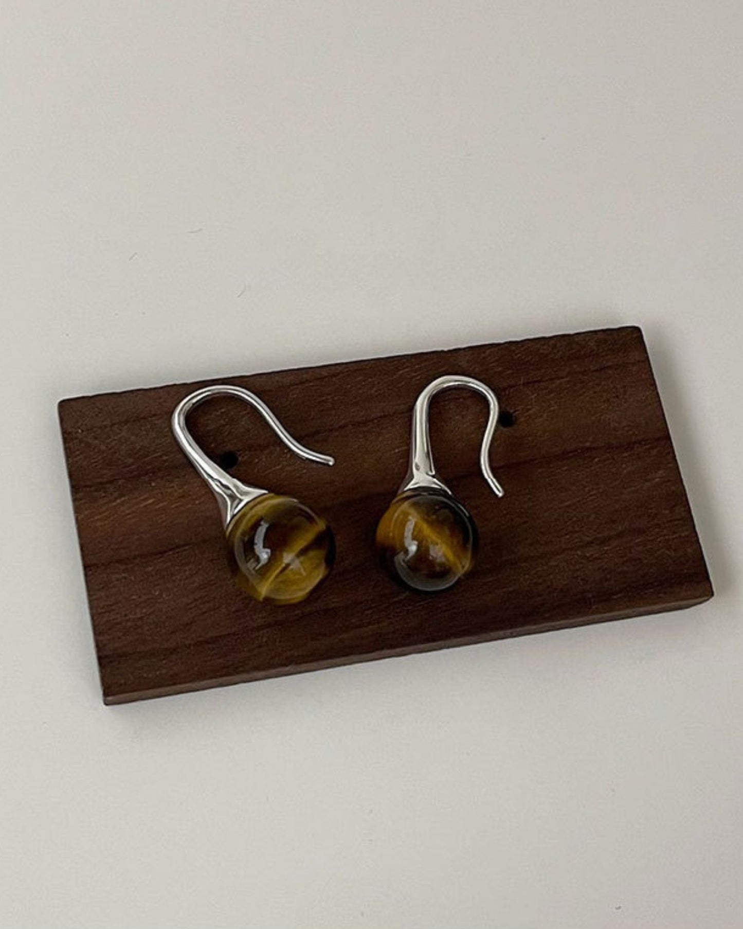Silver_Tiger_Drop_Earrings_2