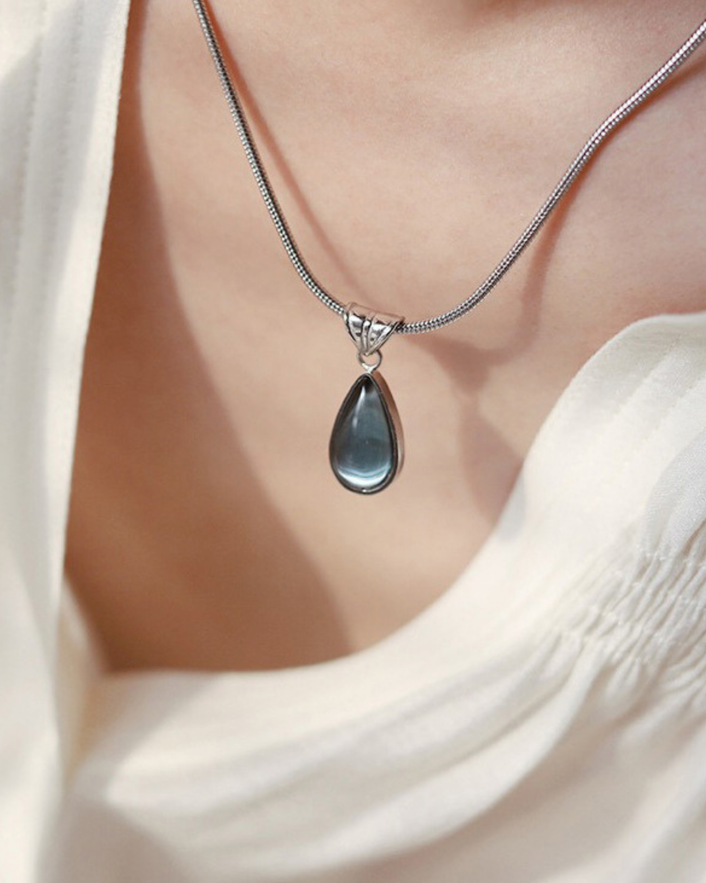 Silver_Water_Drop_Pendant_Necklace_2