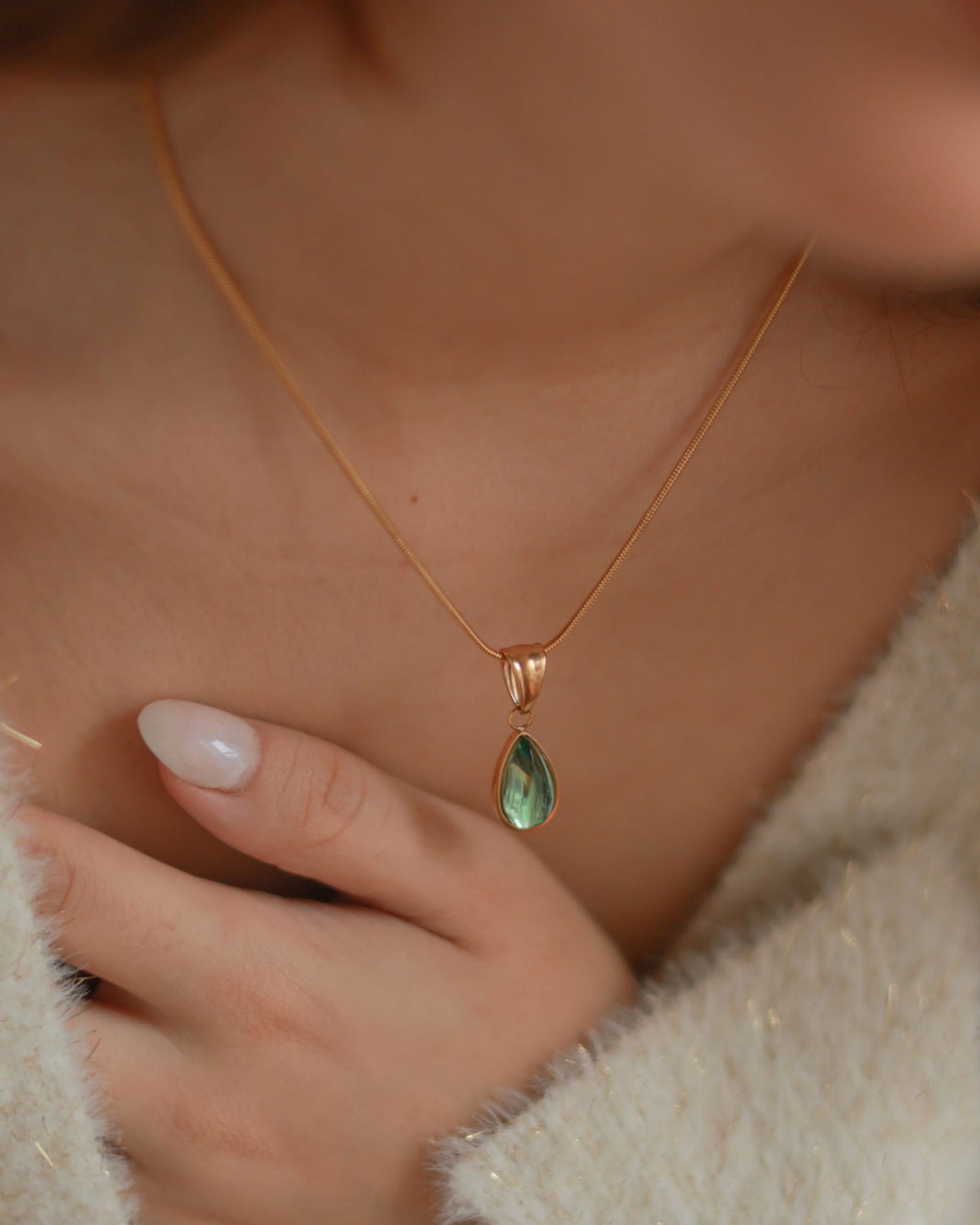 Gold Water Drop Pendant Necklace