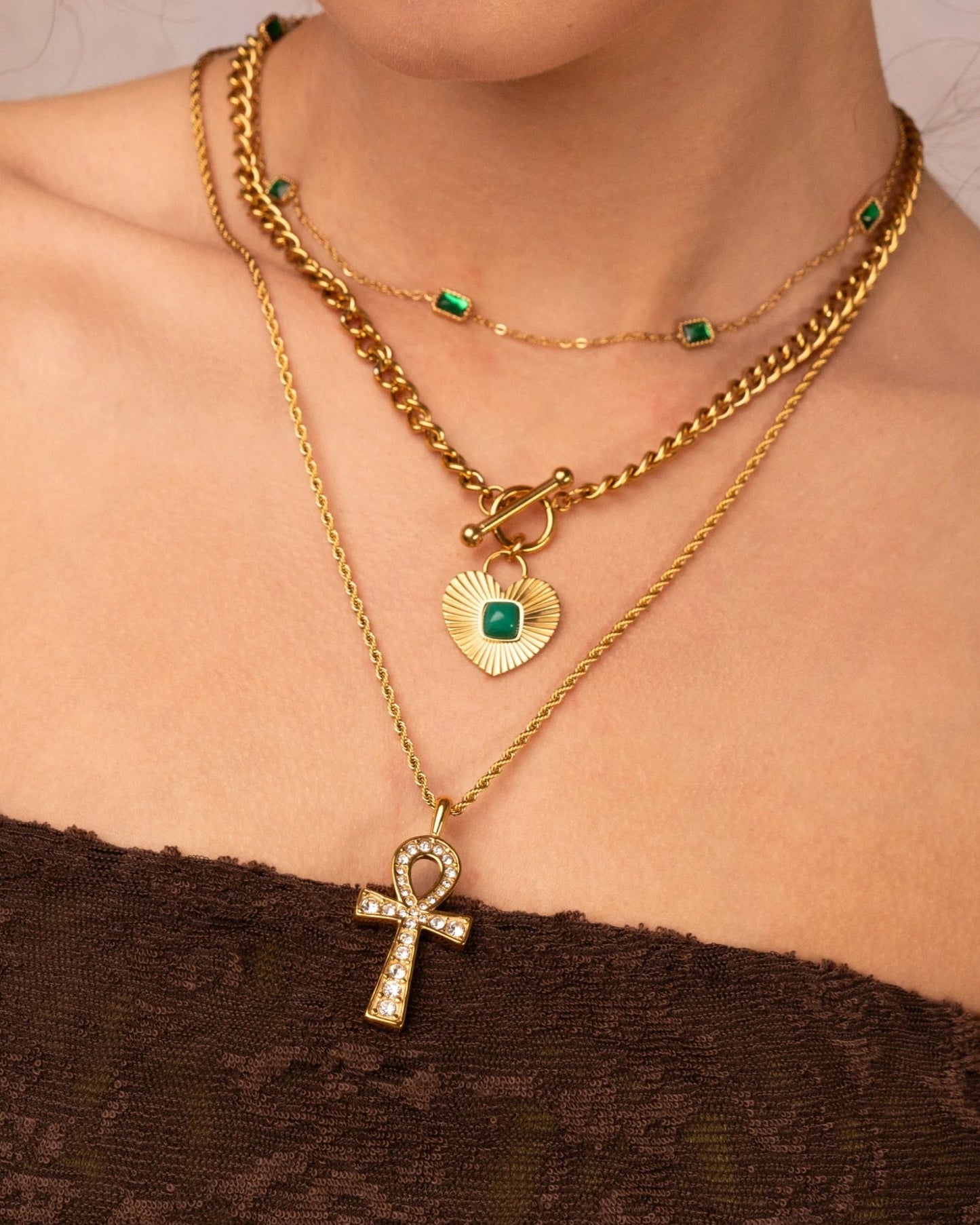 Gold_Ankh_Bridgerton_Necklace_2