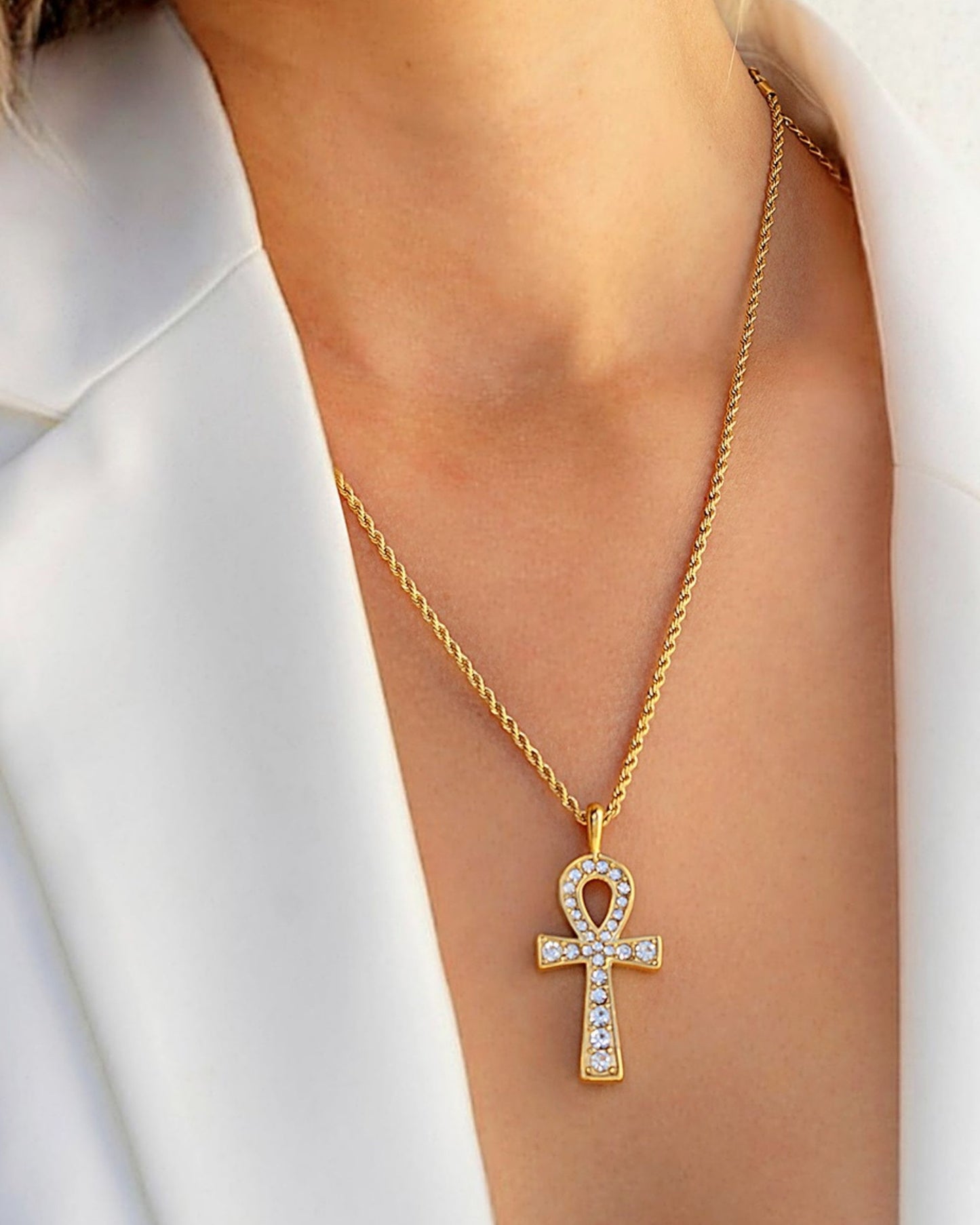 Gold_Ankh_Bridgerton_Necklace_4
