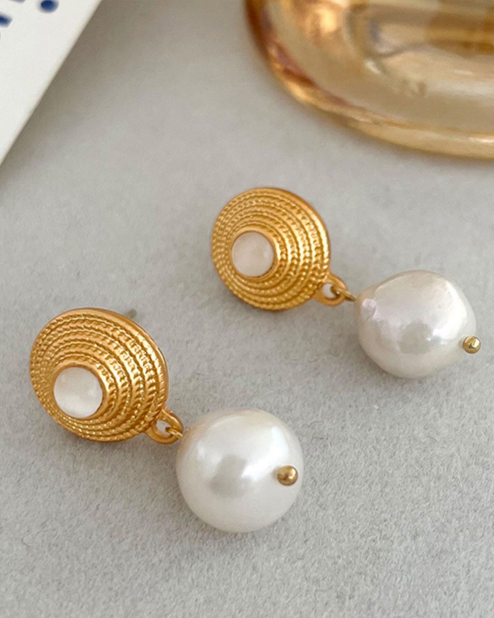 Gold_Arl_sienne_Pearl_Earrings_3