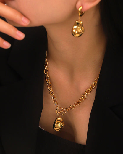 Gold_Ava_Melt_Necklace_2
