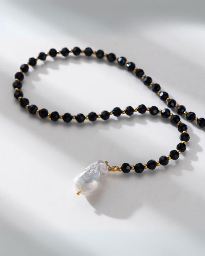 Gold_Black_Bead_Pearl_Necklace_3