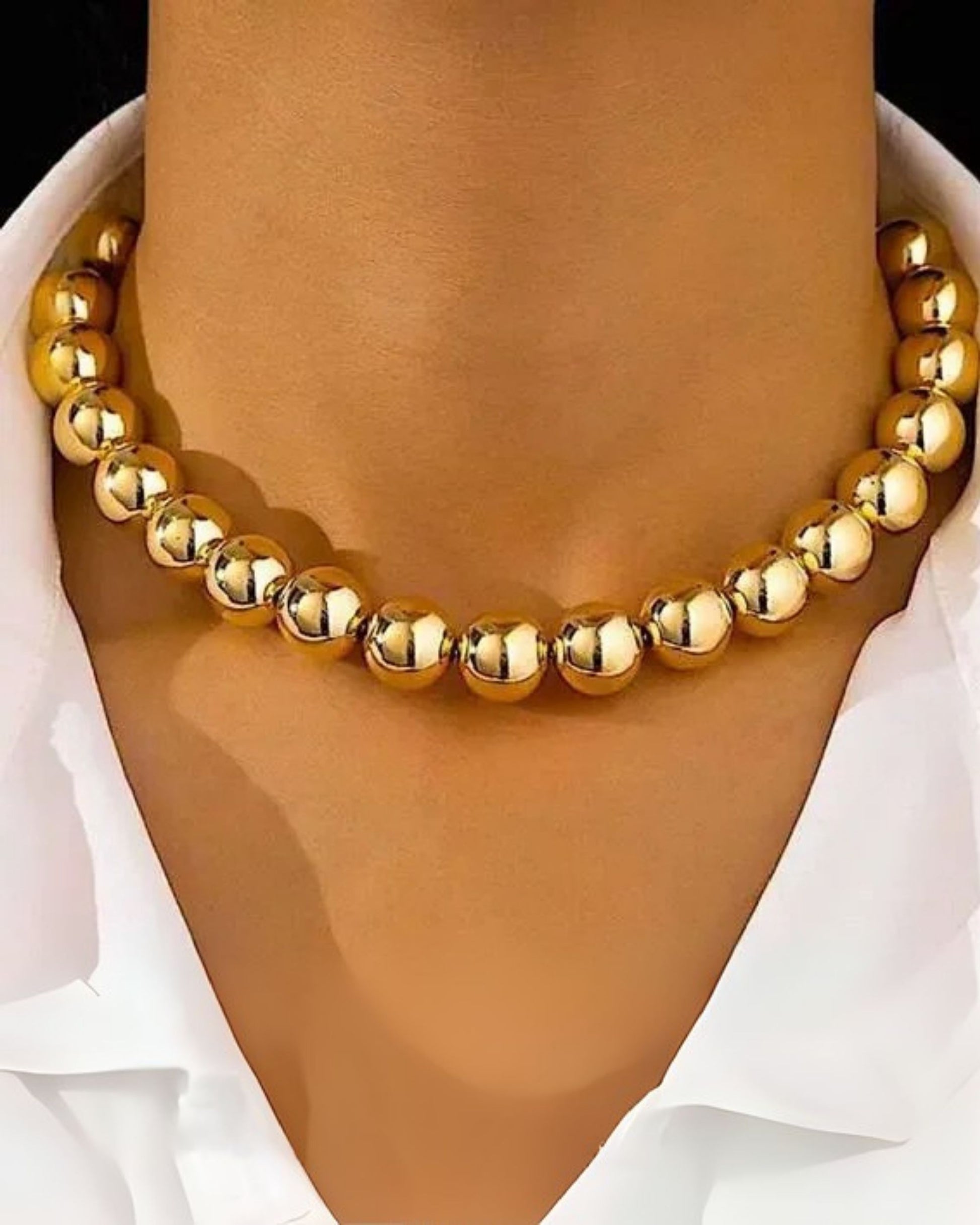 Gold_Bold_Bead_Necklace_2
