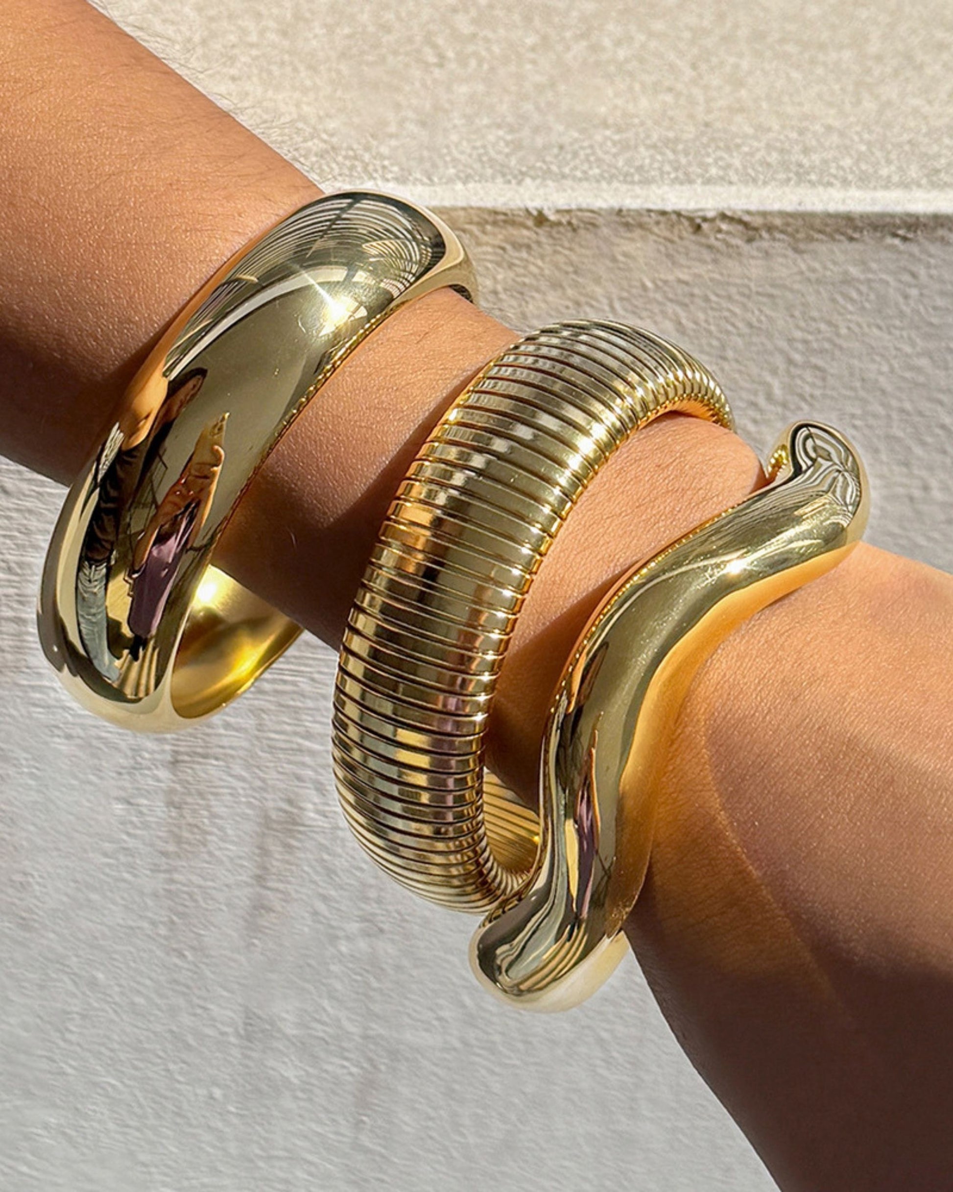 Gold_Bold_Dome_Bangle_3