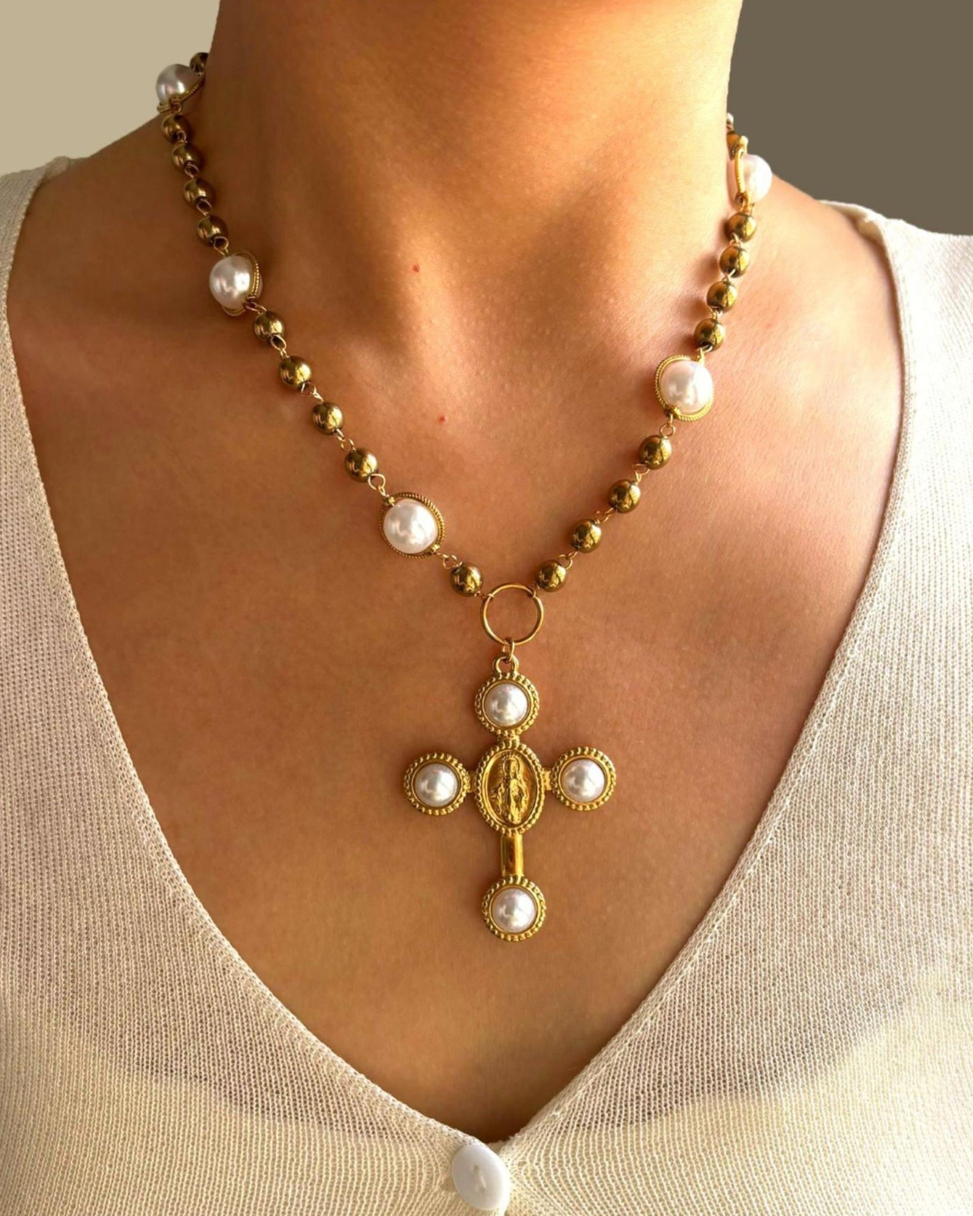 Gold_Cross_Pearl_Bead_Necklace_2