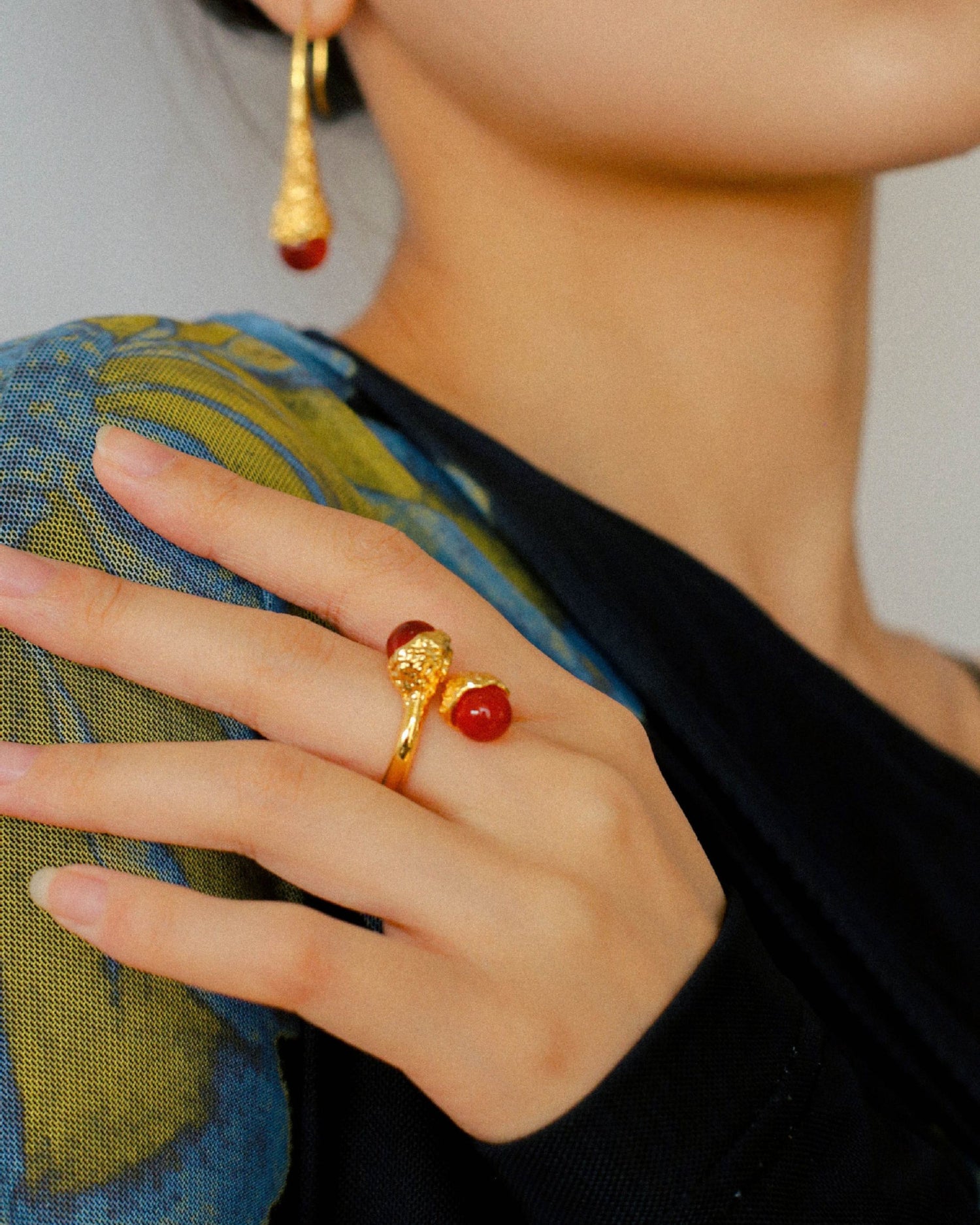 Gold_Crossover_Carnelian_Duo_Ring_2