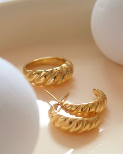 Gold_Dome_Croissant_Ring_3