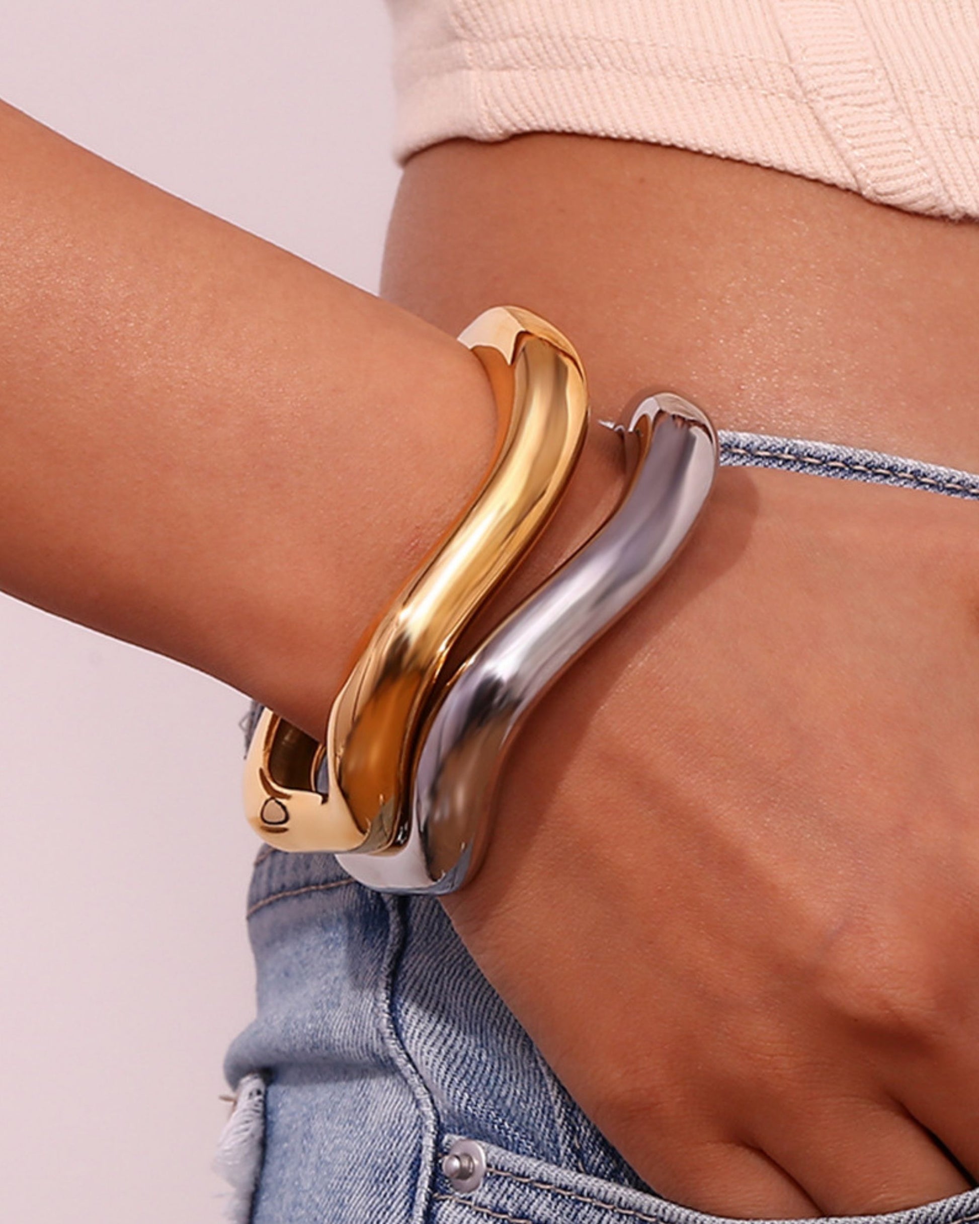 Gold_Drift_Form_Bangle_4