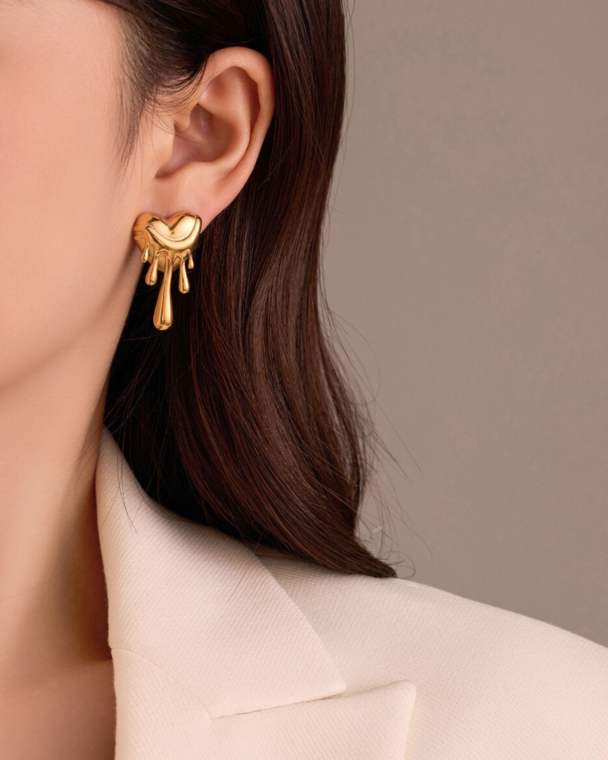 Gold_Dripping_Heart_Stud_Earrings_9