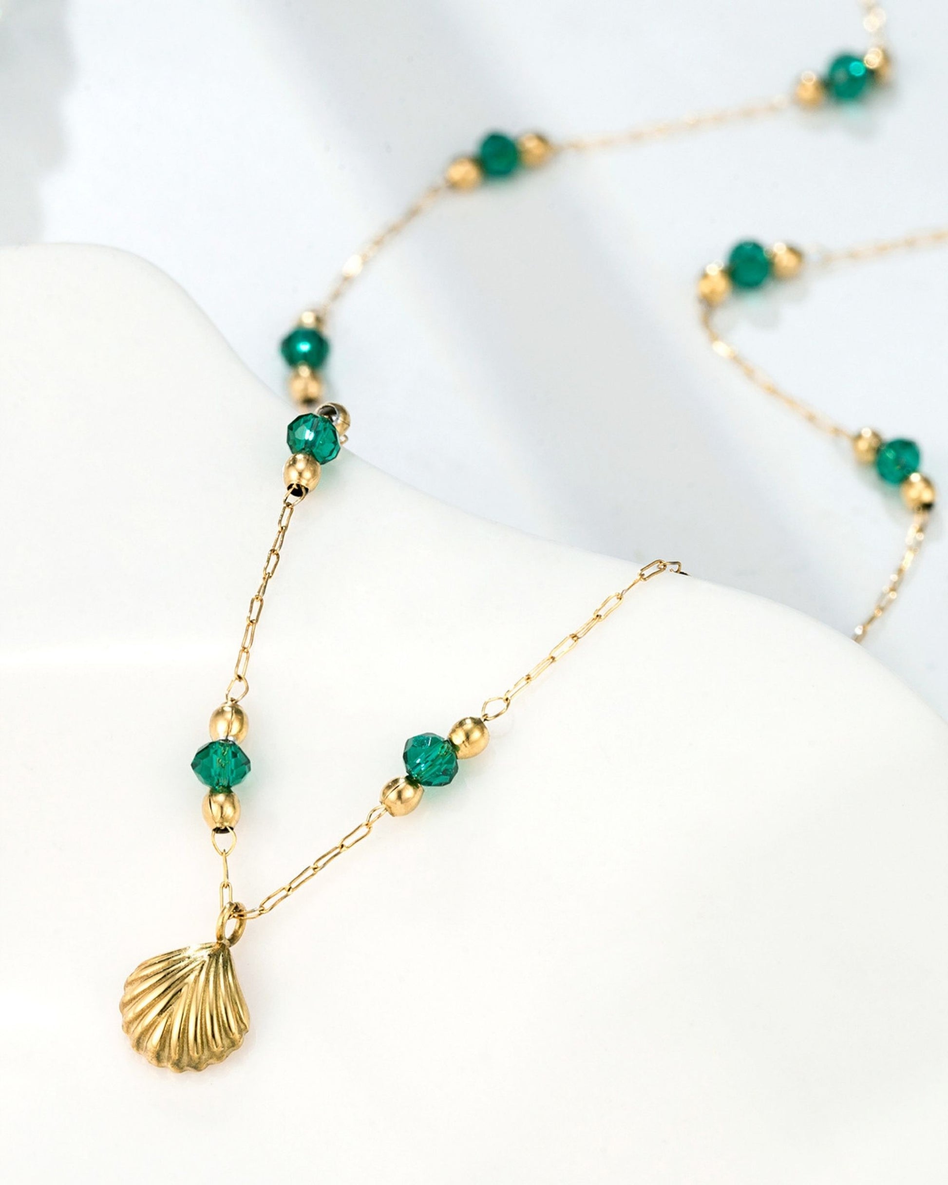 Gold_Emerald_Shell_Necklace_2