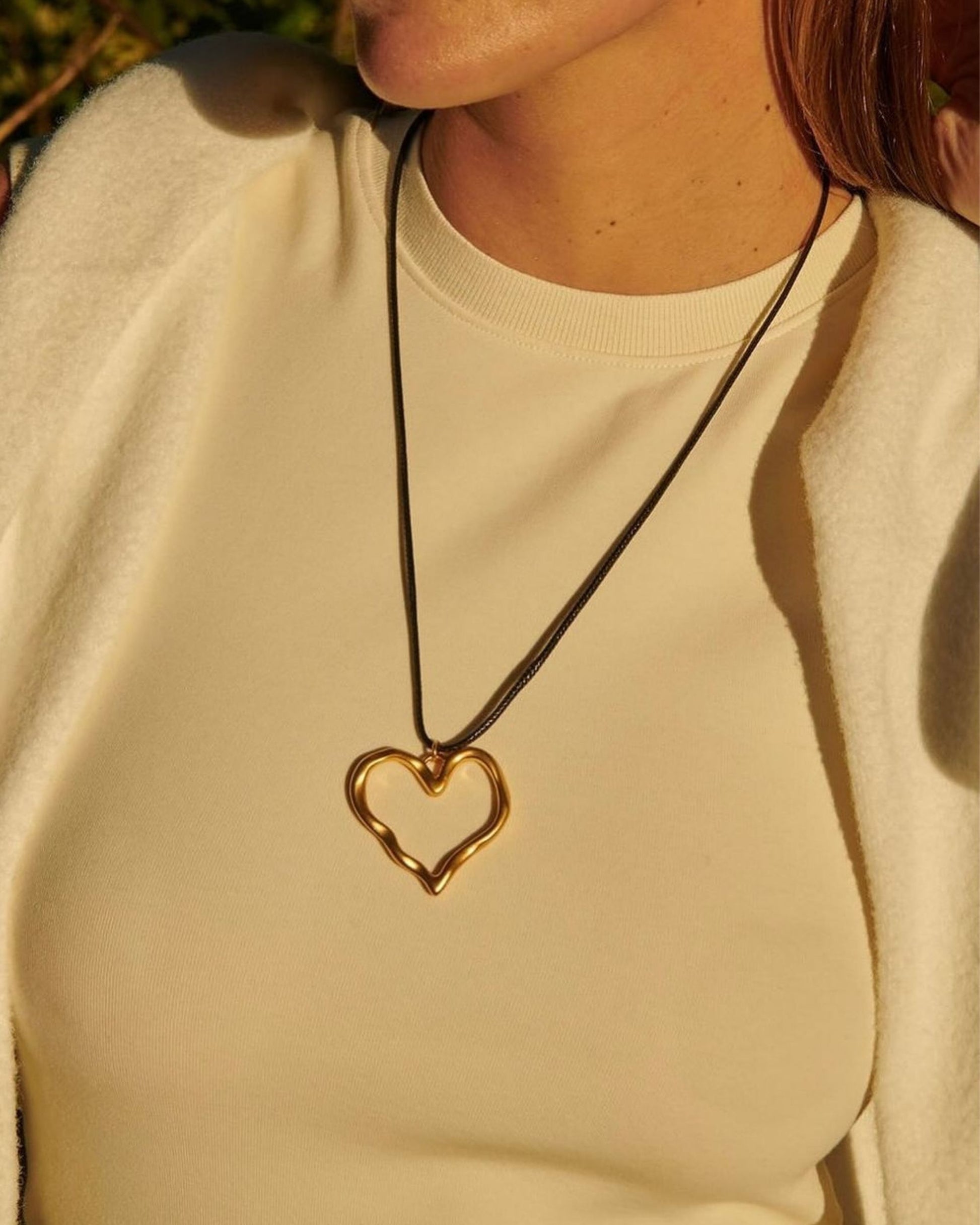 Gold_Heart_Cord_Necklace_2